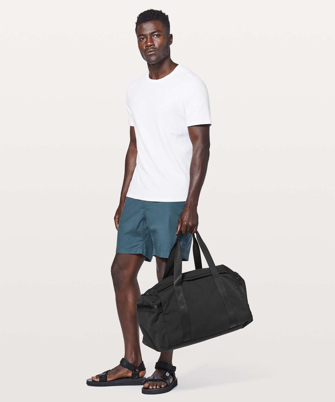 lululemon command the day duffel