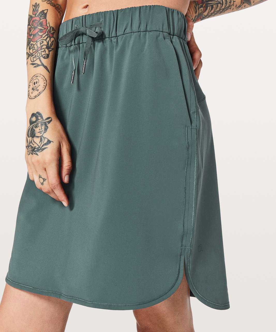 Lululemon On The Fly Skirt  *21" - Gravity