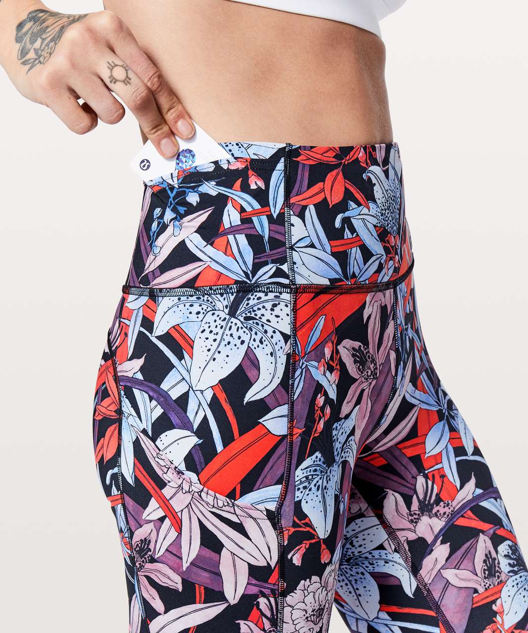 Lululemon Fast & Free 7/8 Tight II *Nulux 25" - Lush Lillies Multi