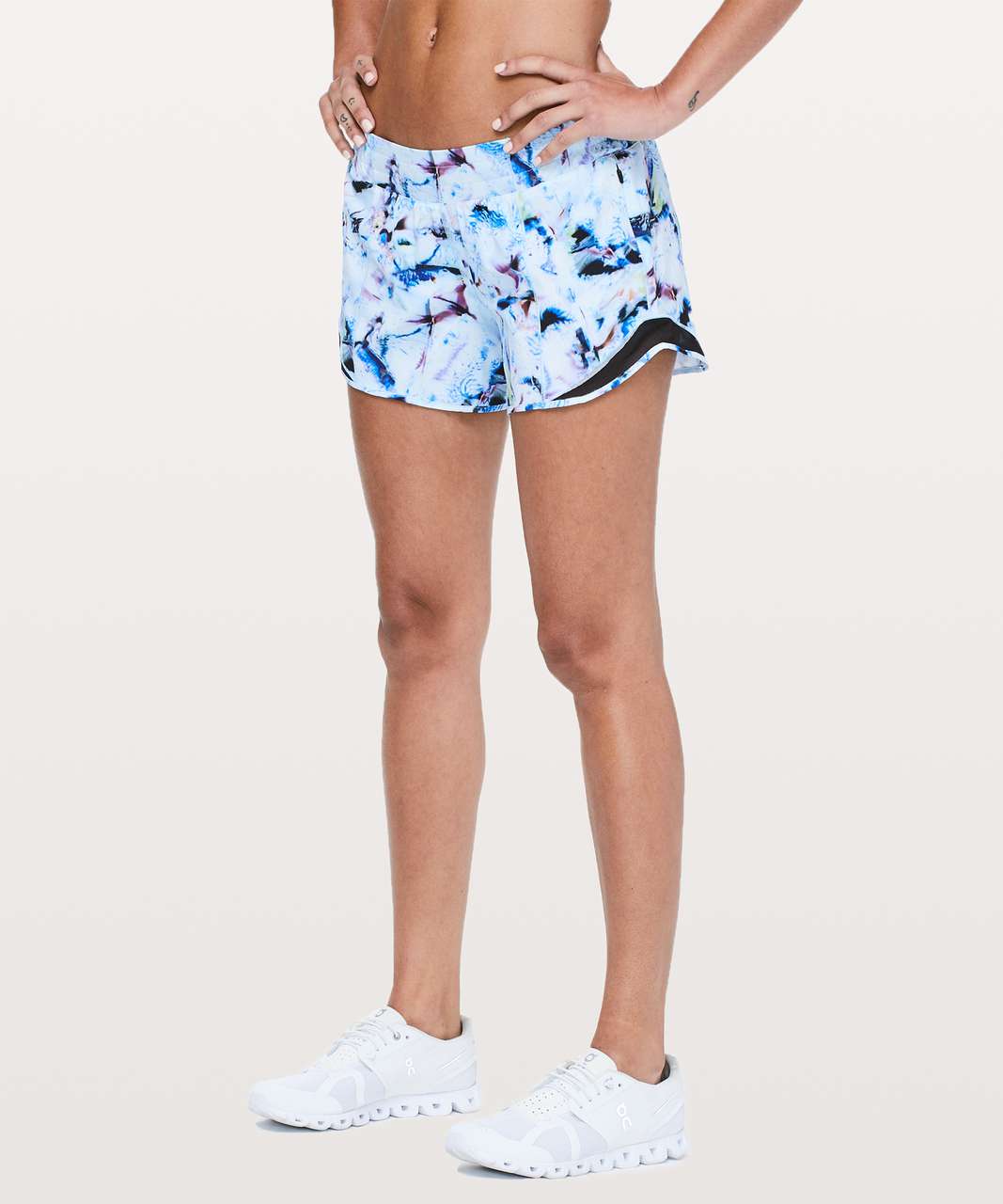 Lululemon Hotty Hot Short II *2.5 - Vitalize Multi / Black - lulu fanatics