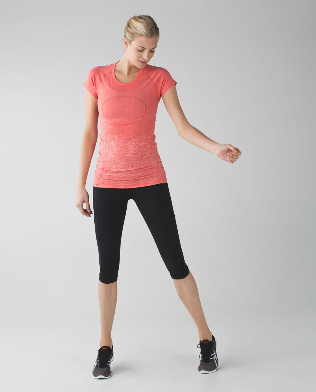 Lululemon Swiftly Tech Short Sleeve Crew - Heathered Alarming