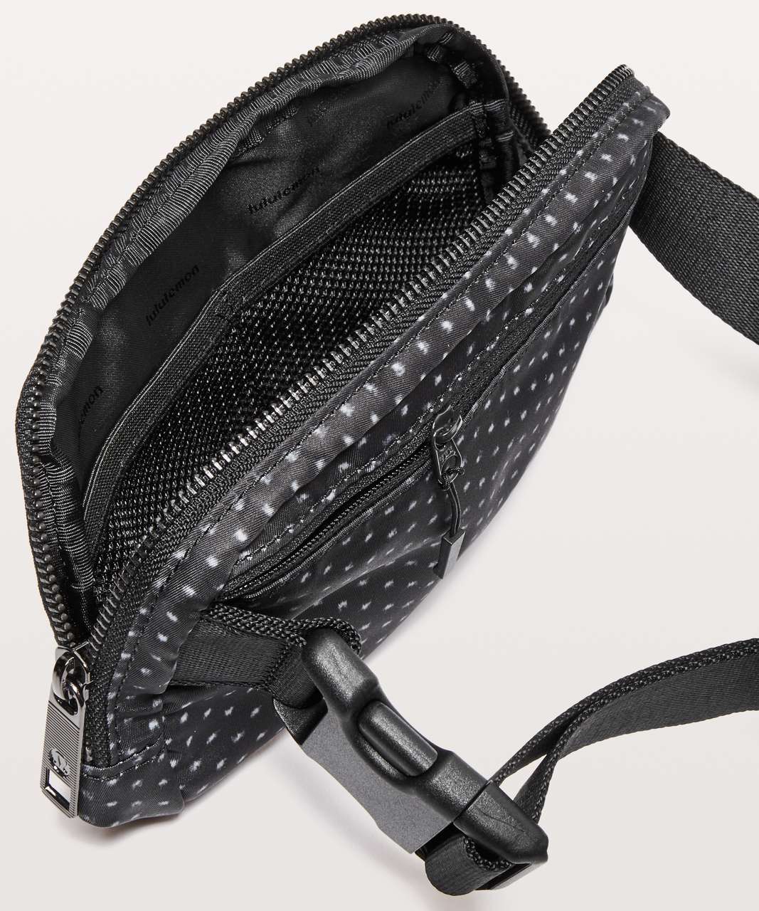 Lululemon Everywhere Belt Bag *1L - Ikat Needle Dot Grey Black / Black