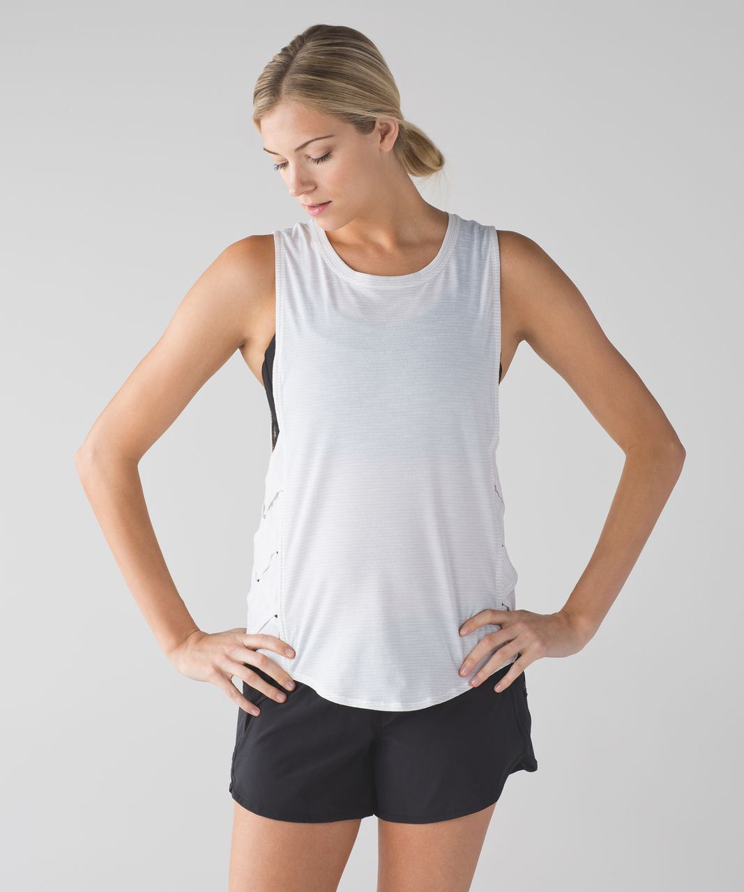 Lululemon Var-City Muscle Tank - Heathered White