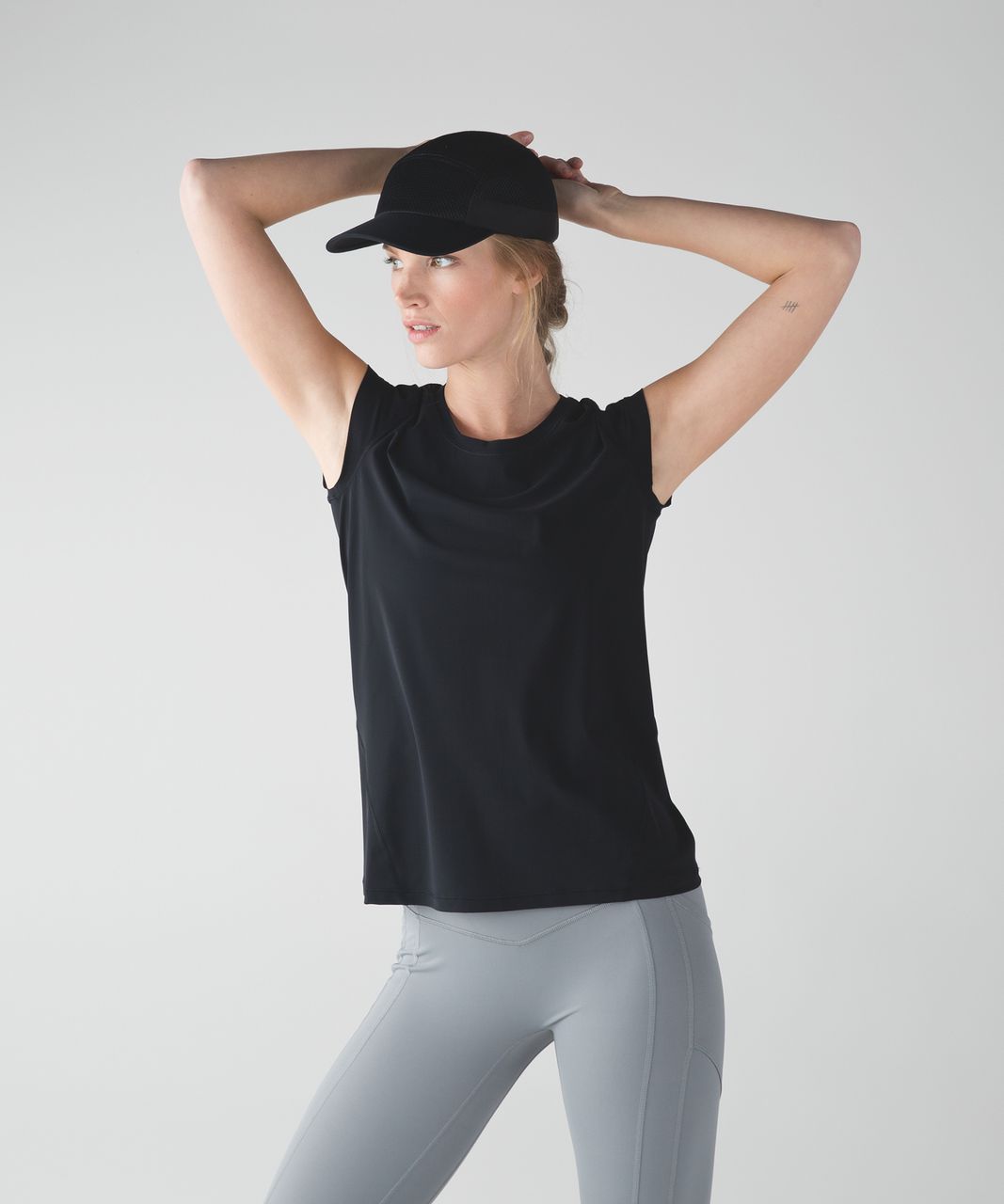 Lululemon Sunaway Runaway Short Sleeve - Black