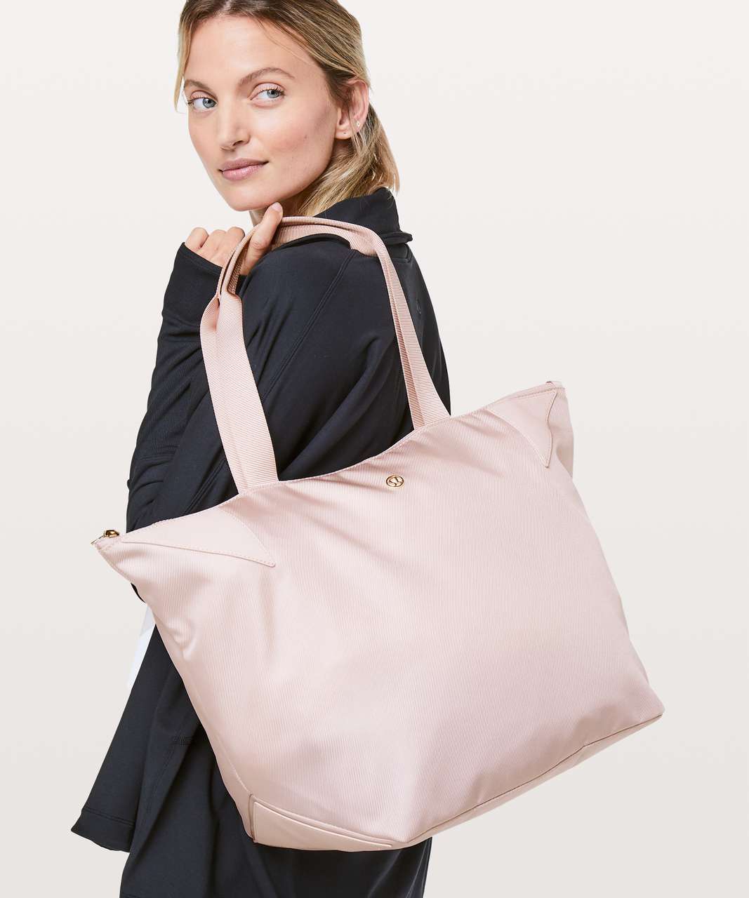 lululemon acute tote 23l