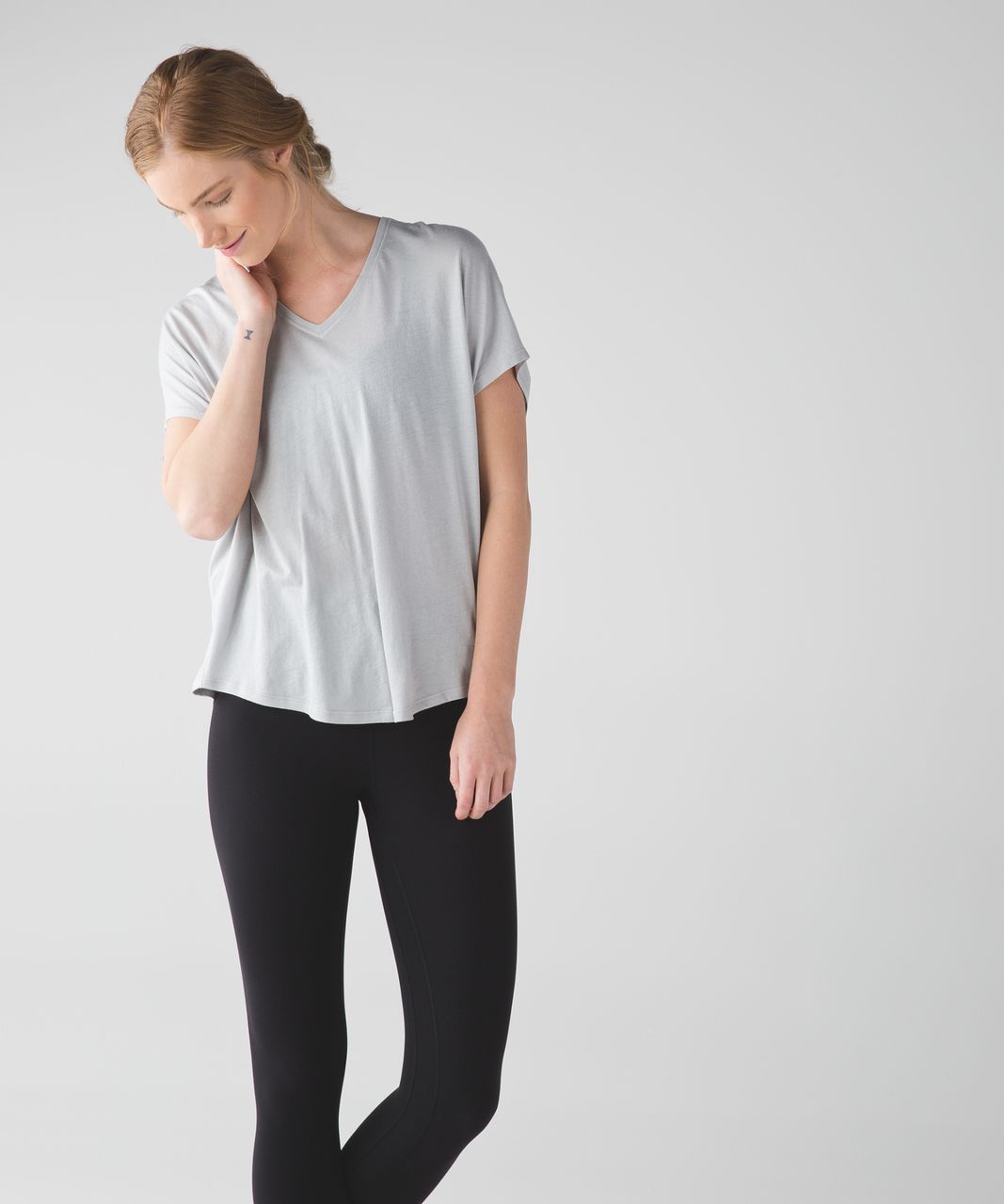 Lululemon Devout Short Sleeve Tee II - Seal Grey