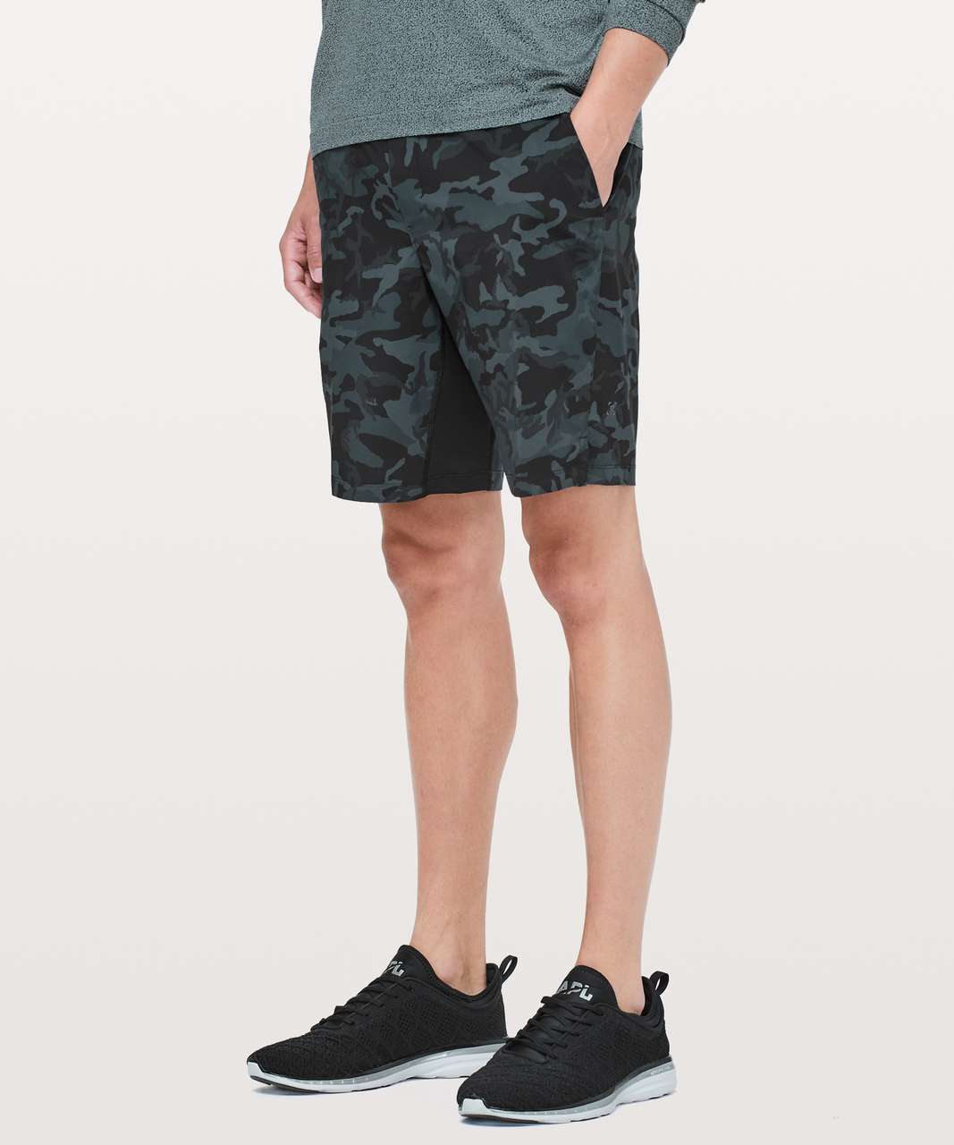 Lululemon On The Fly Short *2.5 In Incognito Camo Multi Grey