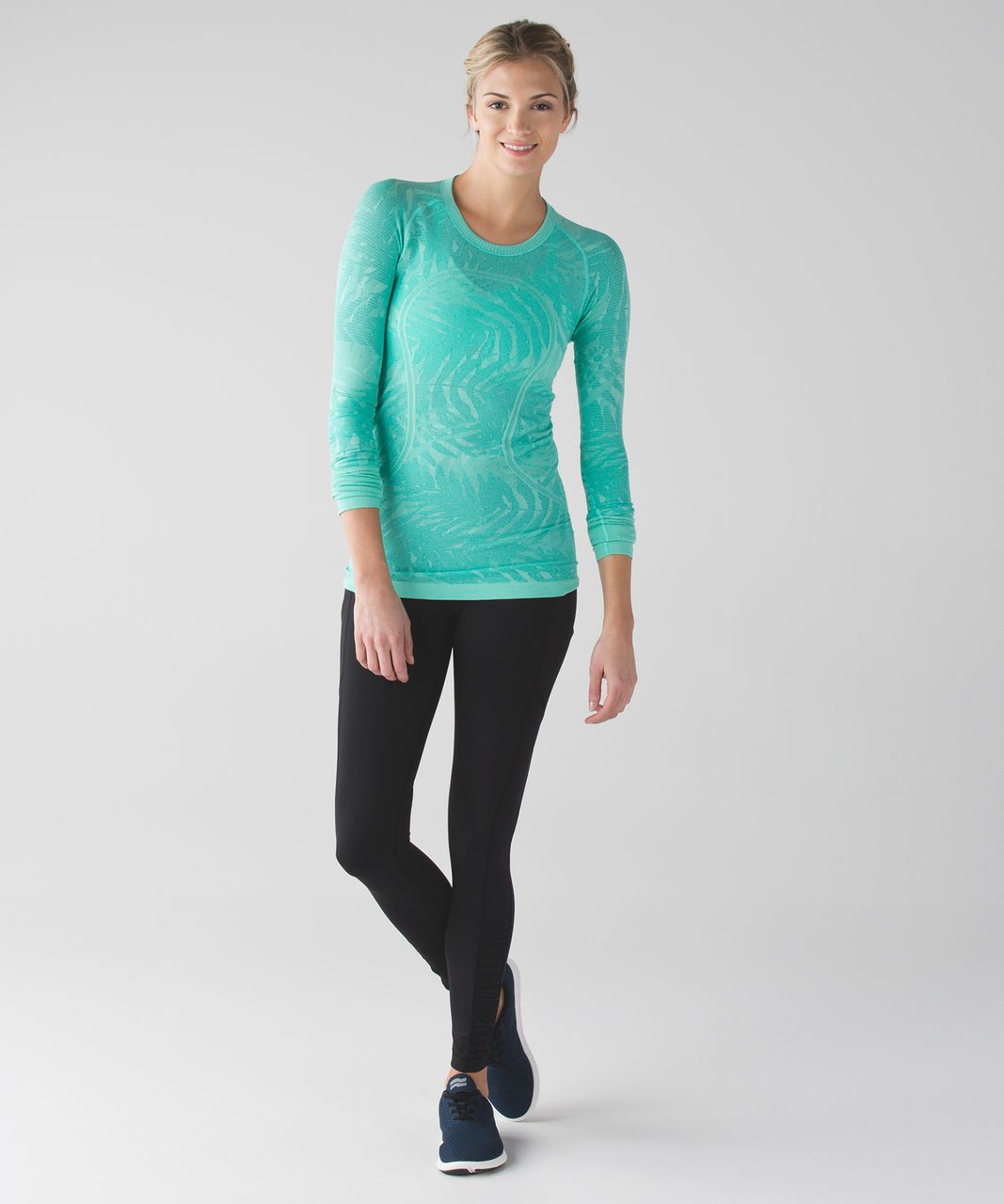 Lululemon Swiftly Tech Long Sleeve Crew - Heathered Sapphire Blue - lulu  fanatics