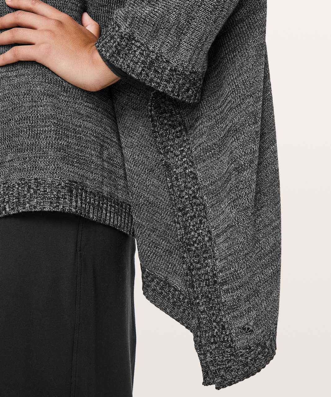 Lululemon Divinity Scarf - Black / Heathered Core Medium Grey - lulu ...