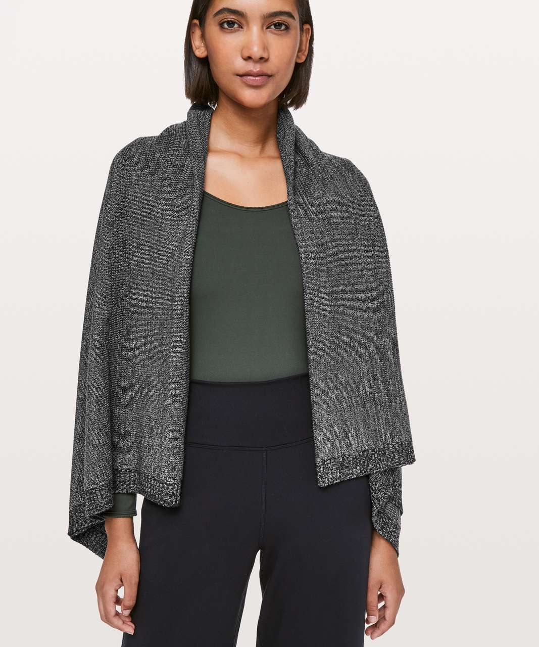 Lululemon Divinity Scarf - Black / Heathered Core Medium Grey