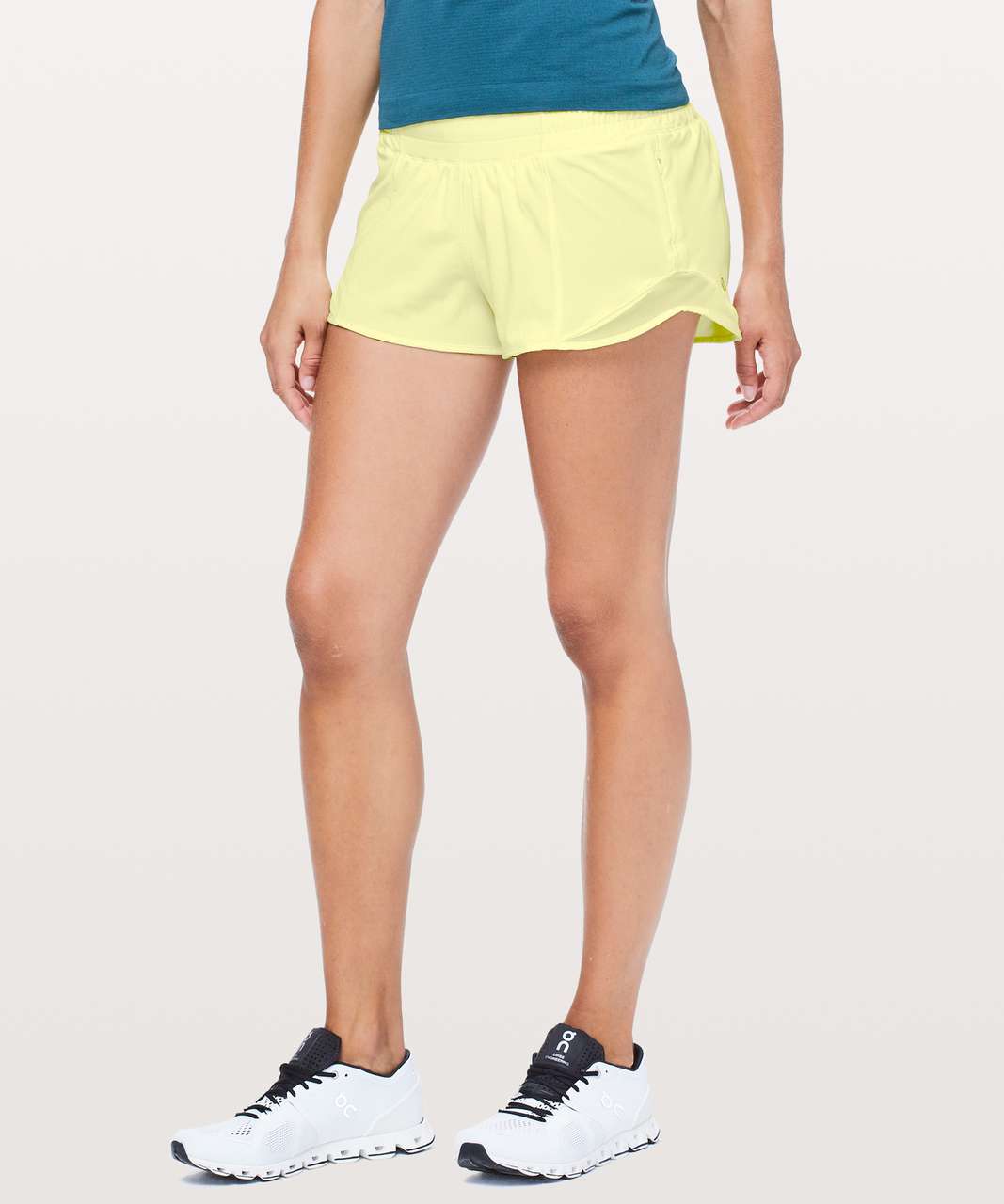 NEW Women Lululemon Hotty Hot Low-Rise Lined Short 2.5 Lemon Vibe Size 8