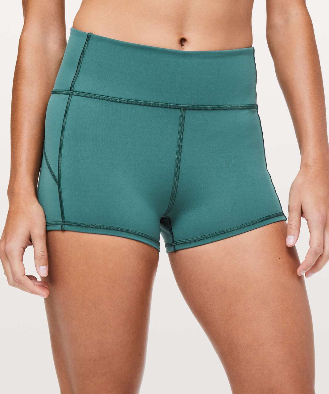 Lululemon In Movement Short *Everlux 2.5" - Green Jasper