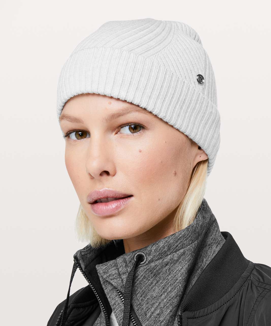 Lululemon Twist Of Cozy Knit Beanie - Heathered Core Ultra Light Grey (First Release)