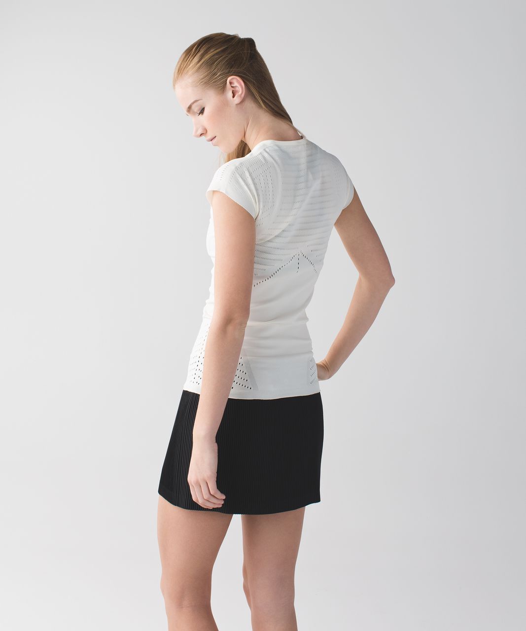 Lululemon Time Warp Short Sleeve - Ghost