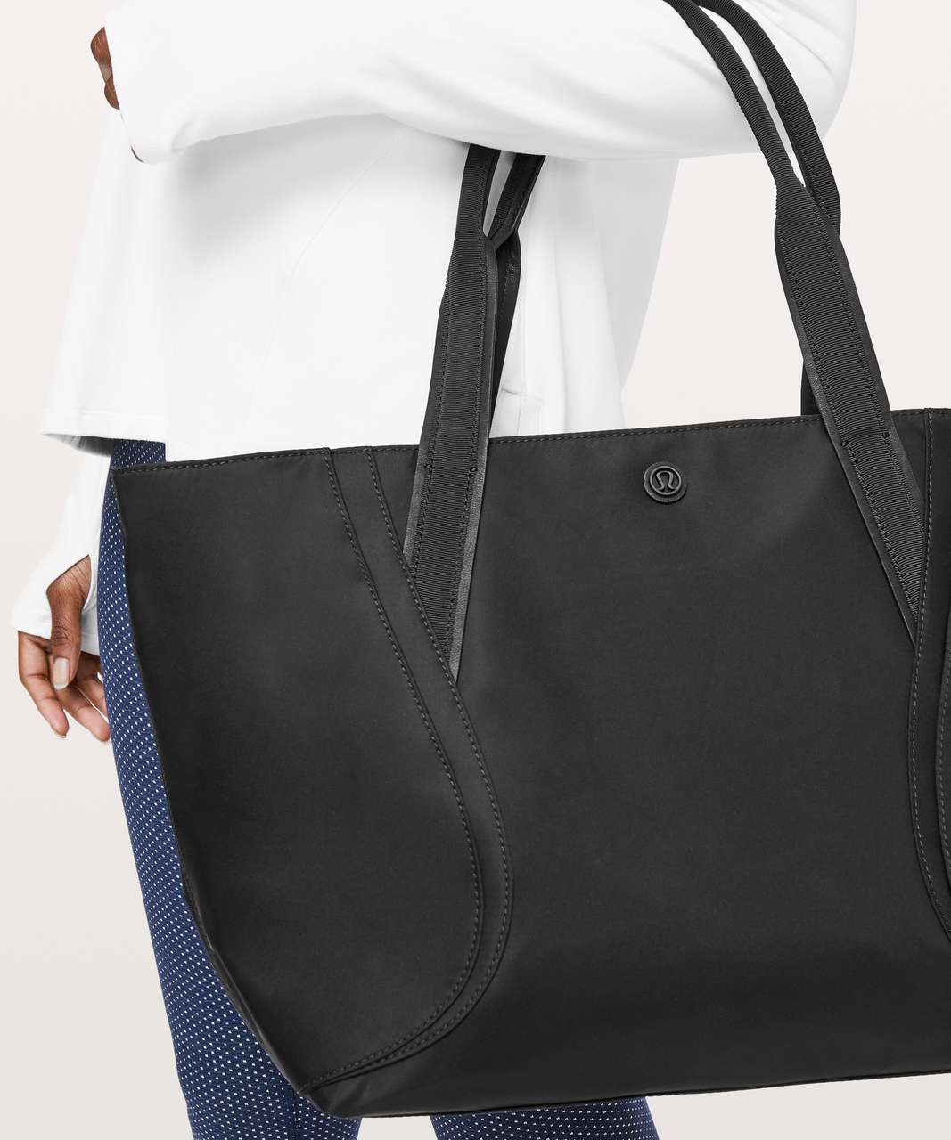 lululemon out of range tote