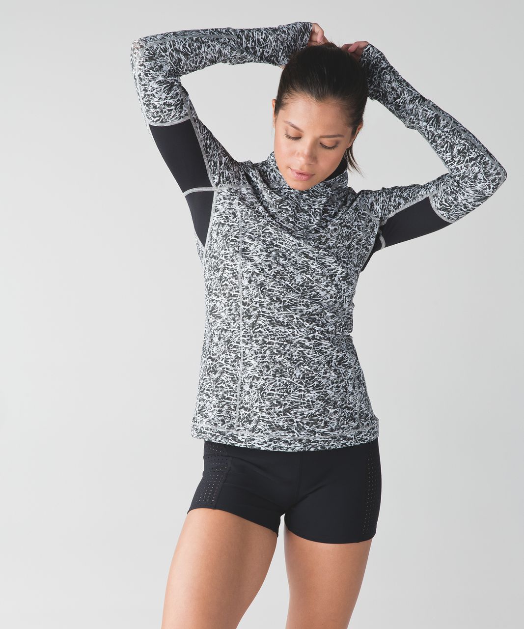 Lululemon Sunaway Runaway 1/2 Zip - Mini Ripple White Seal Grey / Black