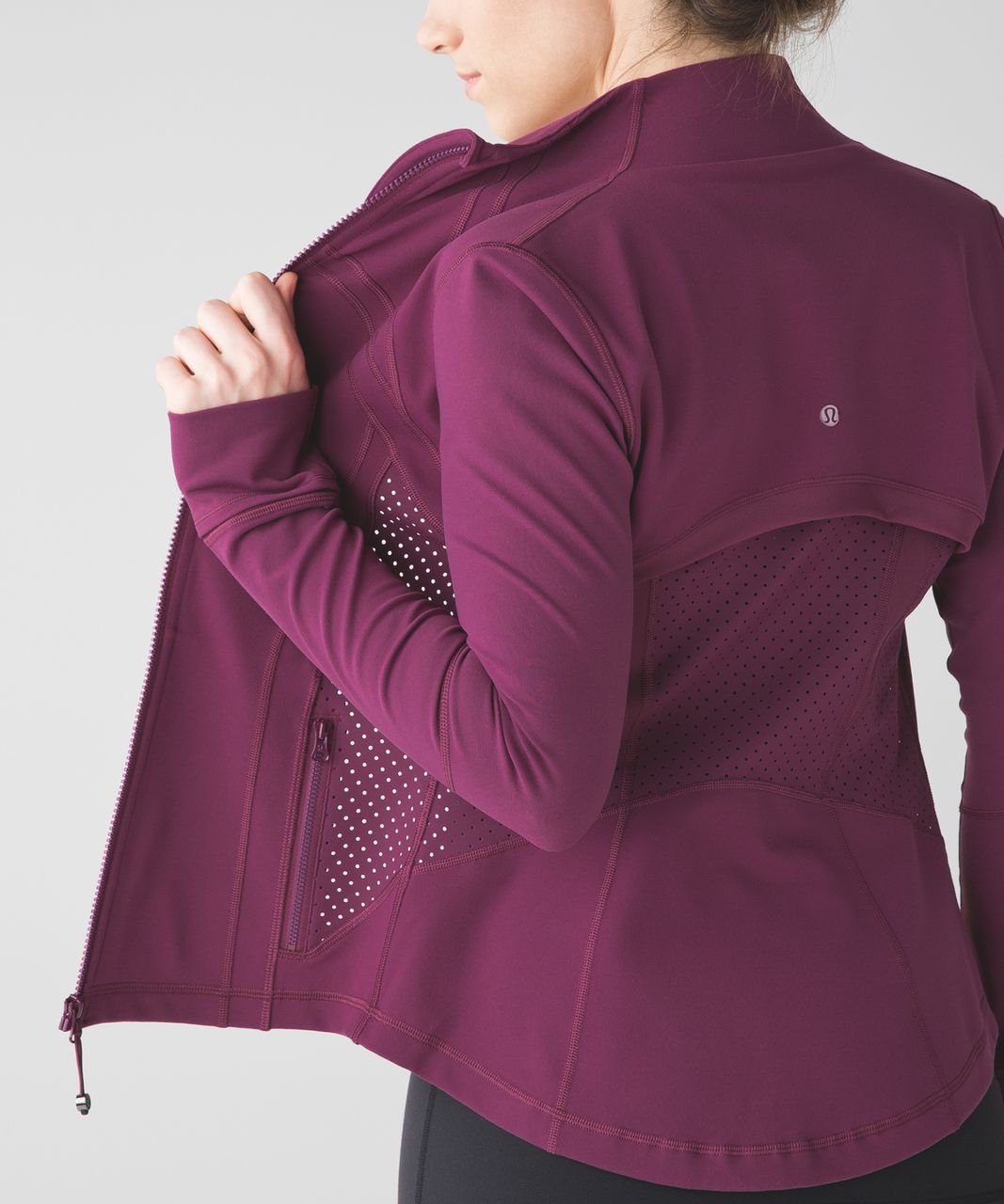 Lululemon Women's Define Jacket Exhale size 6 red grape  Lululemon women,  Clothes design, High performance fabric