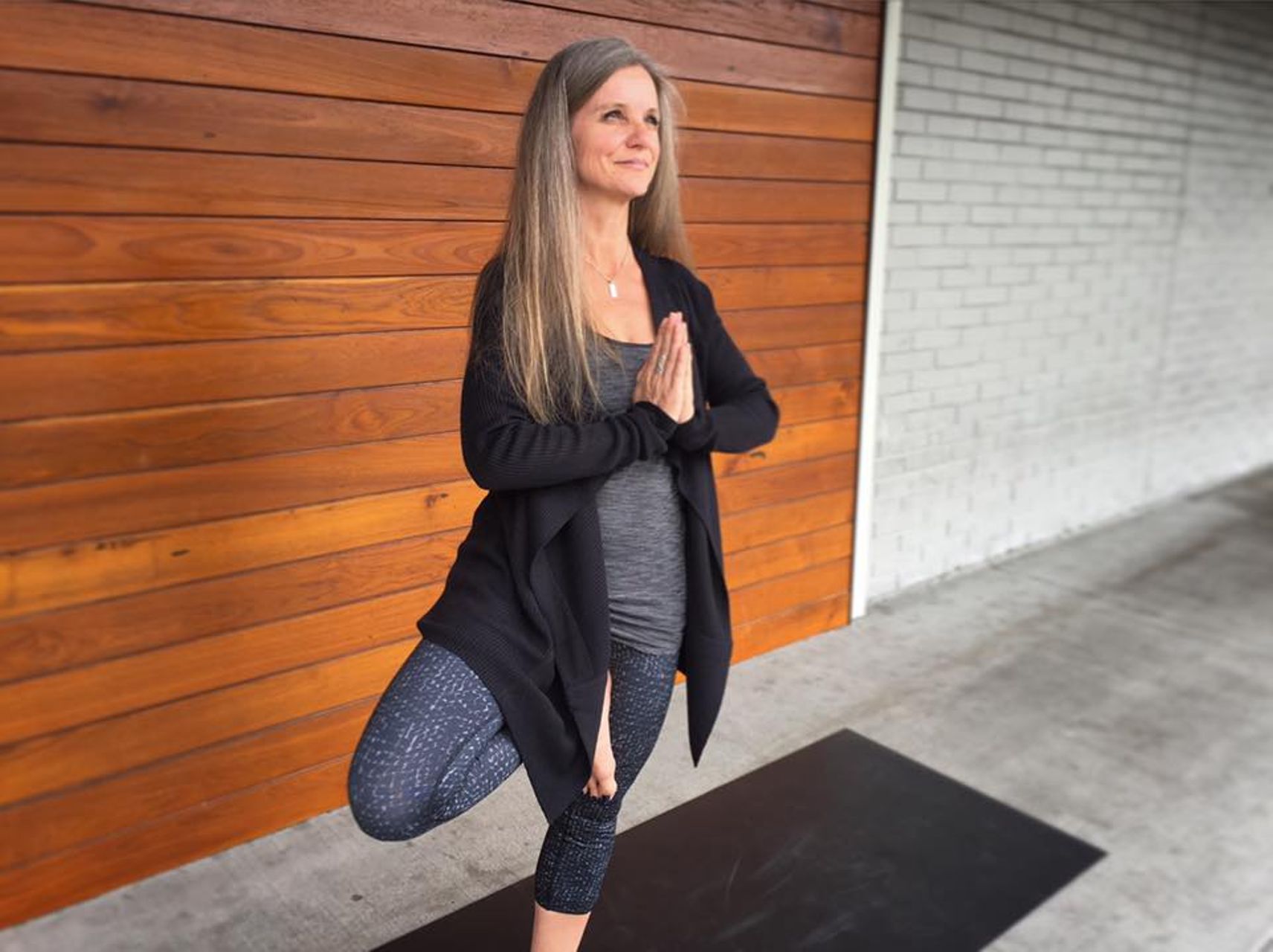 Lululemon Resolution Wrap - Black