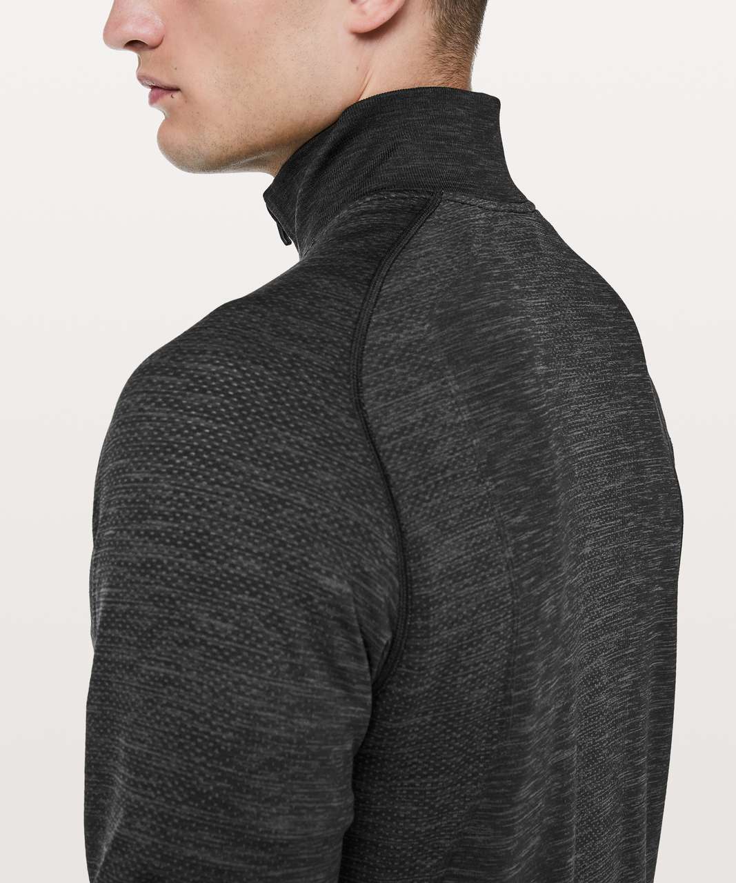 Lululemon Metal Vent Tech 1/2 Zip - Deep Coal / Black