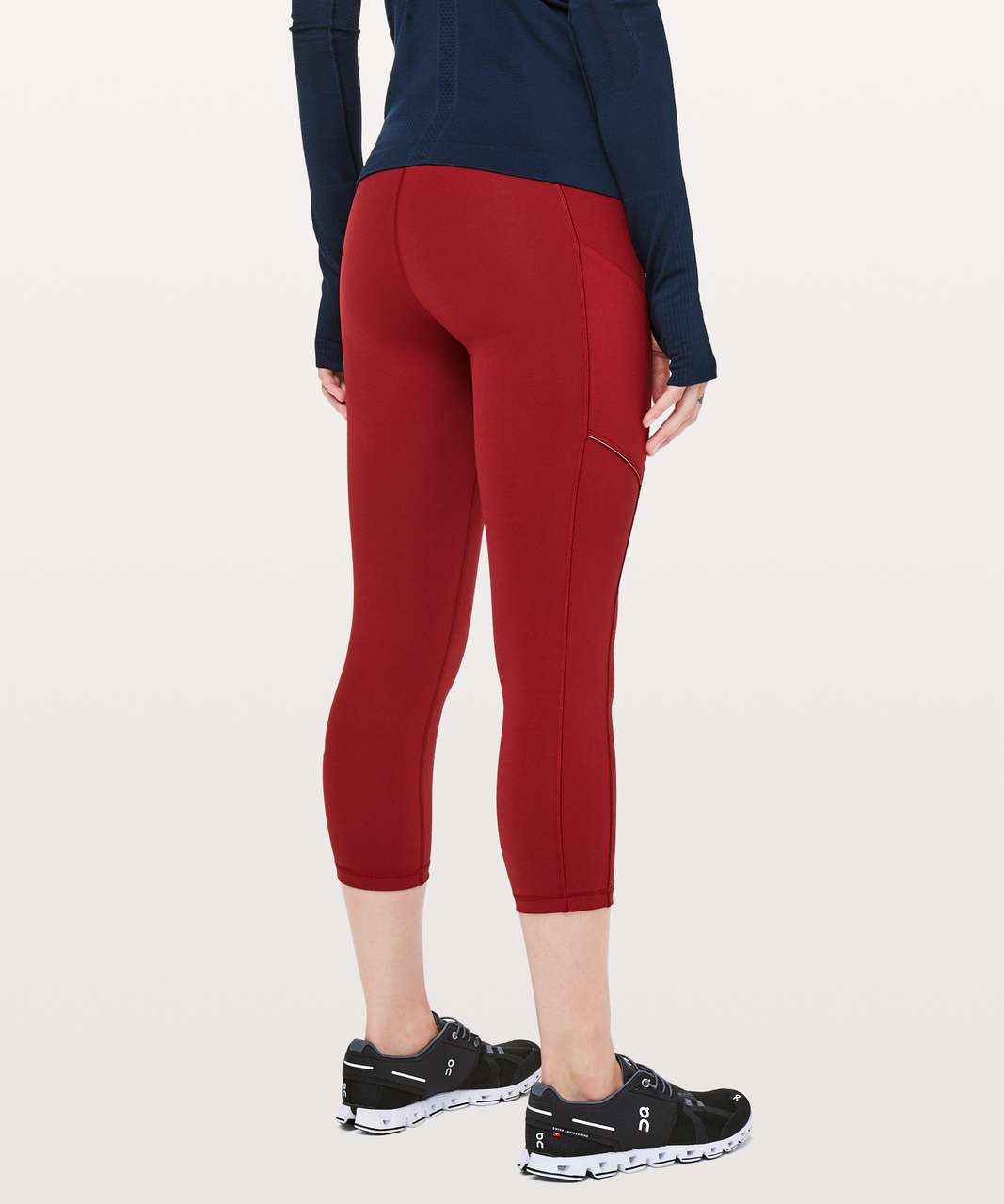 Red lululemon cropped leggings. In amazing