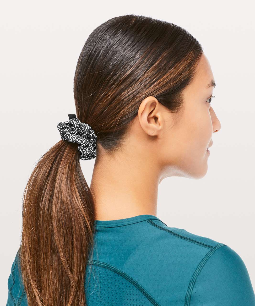 Lululemon Uplifting Scrunchie - Meisai White Black