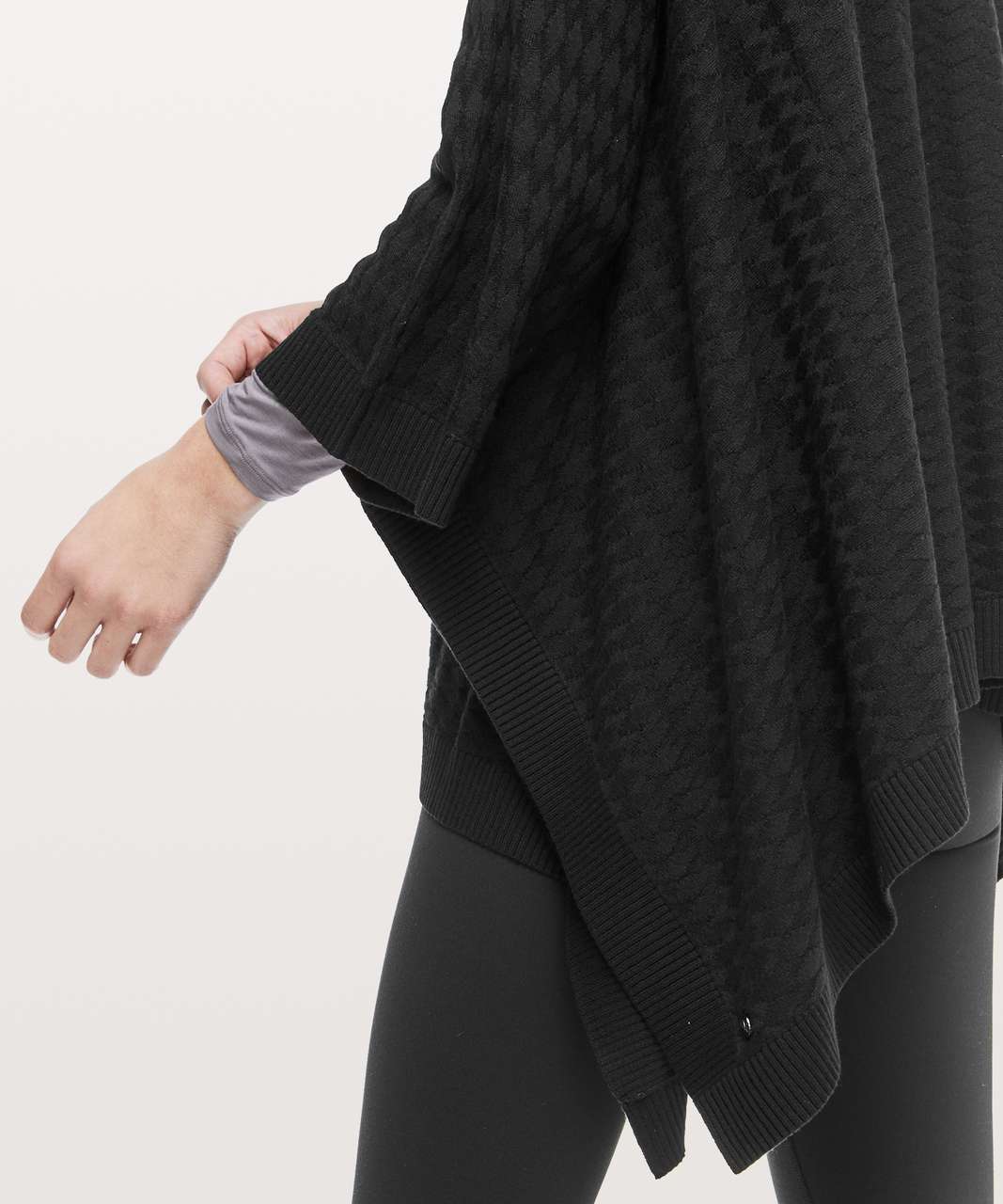 Lululemon Divinity Poncho *Woven - Black