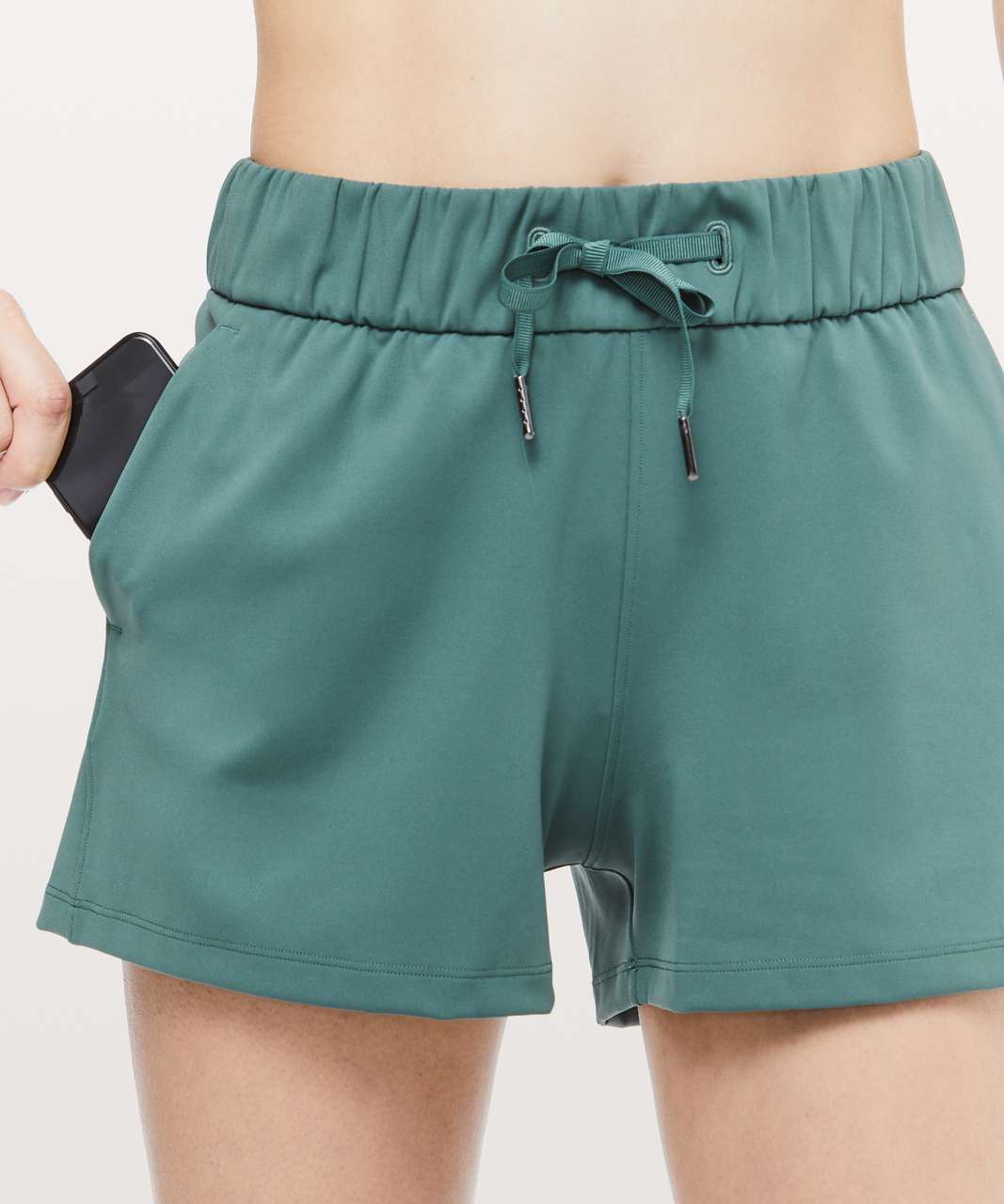 Lululemon On The Fly Short *2.5" - Green Smoke