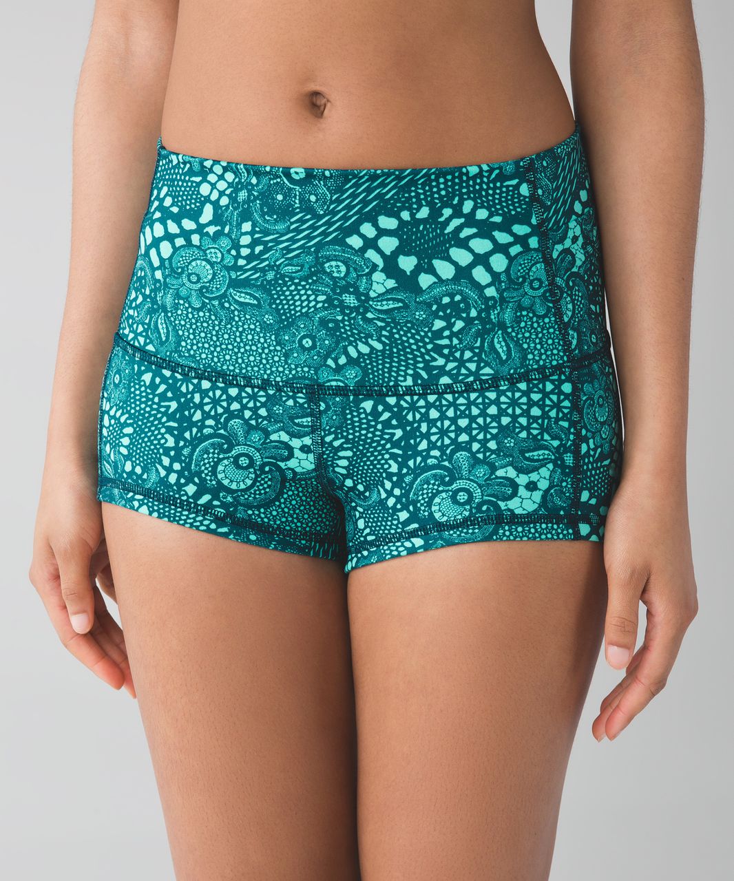 Lululemon Wunder Short 2" - Pretty Lace Bali Breeze Alberta Lake