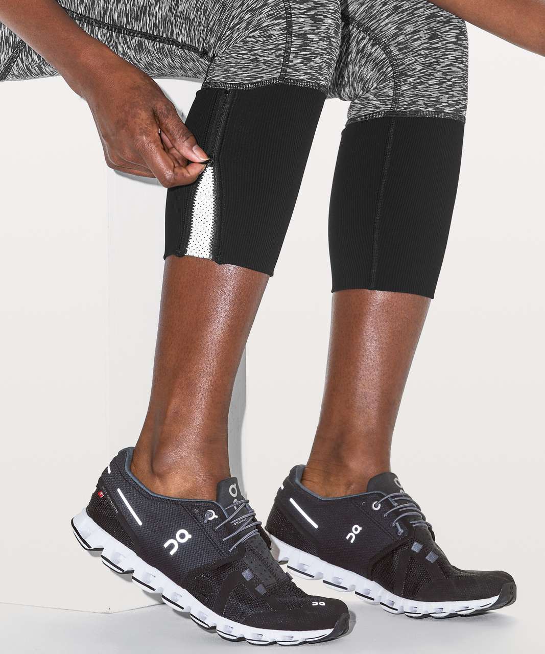 Lululemon Rebel Runner Crop - Spaced Out Space Dye Black White / Black