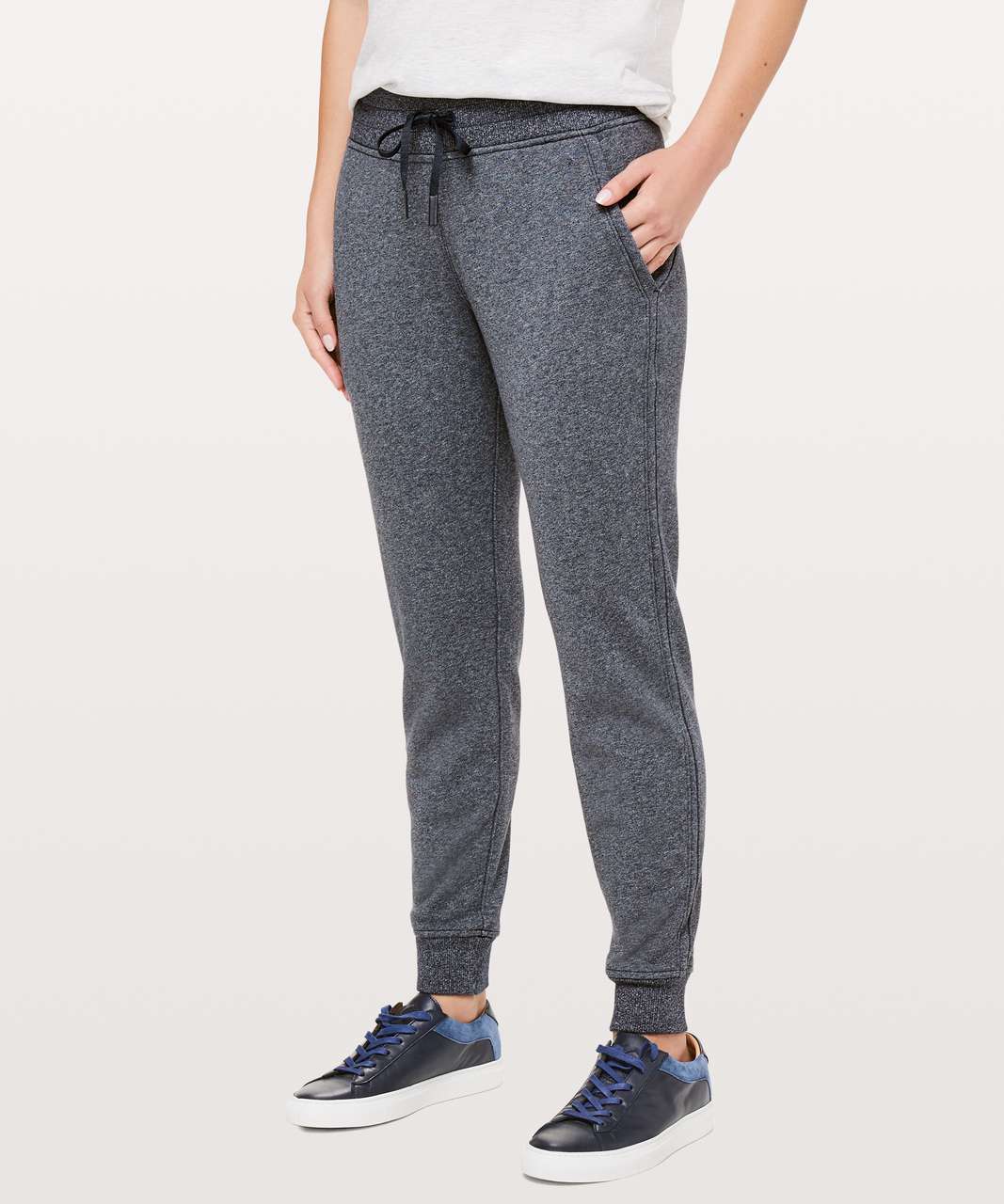 2]Lululemon On The Fly Jogger *Woven-Cassis Size 2, Women's Fashion,  Activewear on Carousell