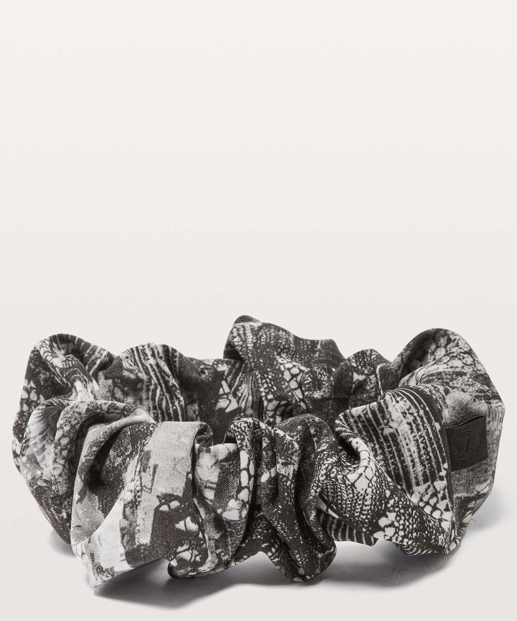 Lululemon Uplifting Scrunchie - Masked Lace Starlight Black