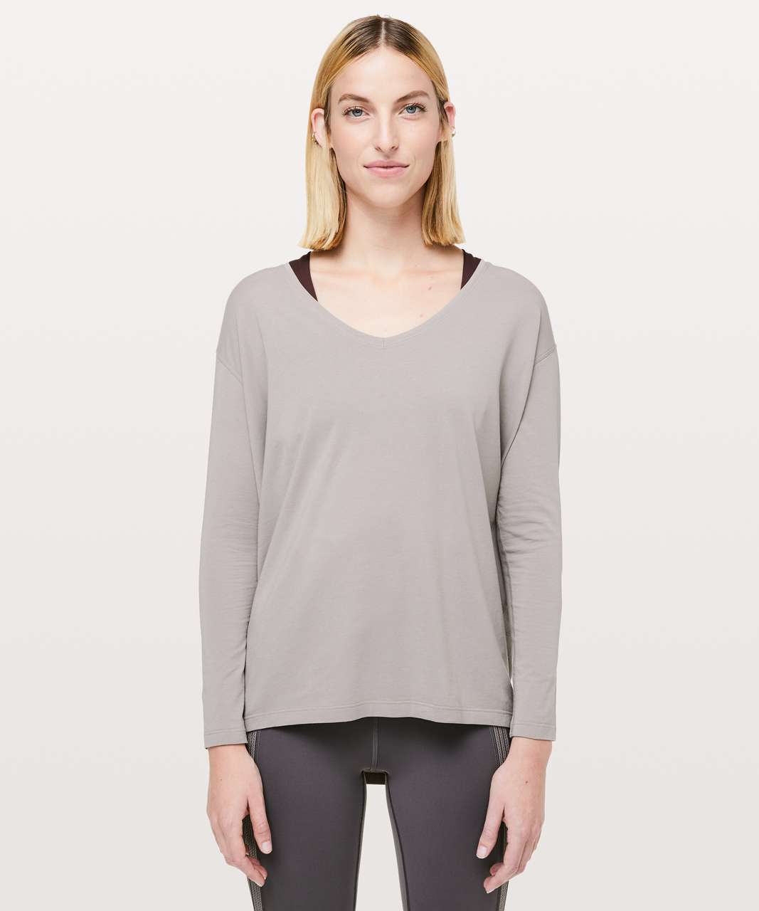 Lululemon Back In Action Long Sleeve V - Dark Chrome