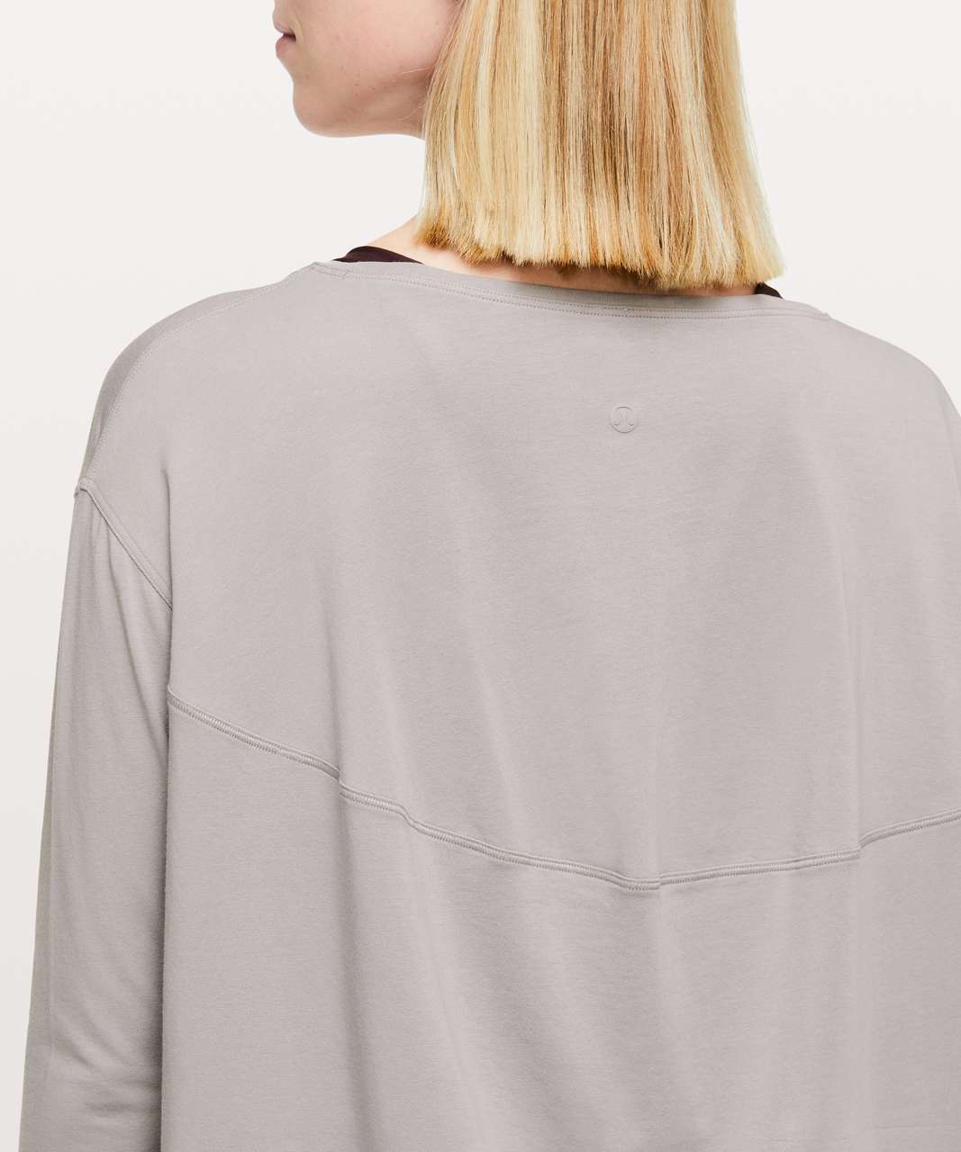 Lululemon Back In Action Long Sleeve V - Dark Chrome