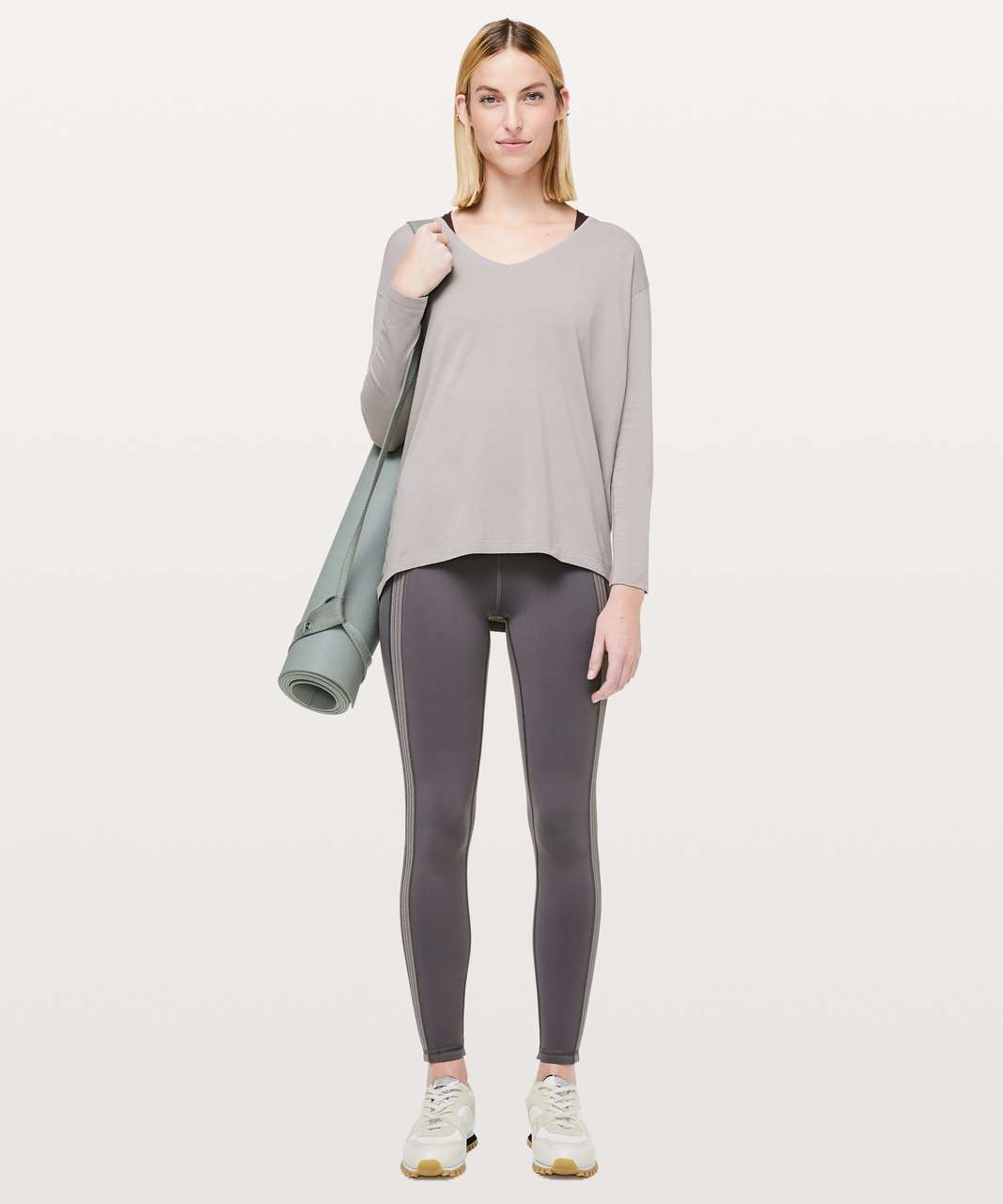 Lululemon Back In Action Long Sleeve V - Dark Chrome