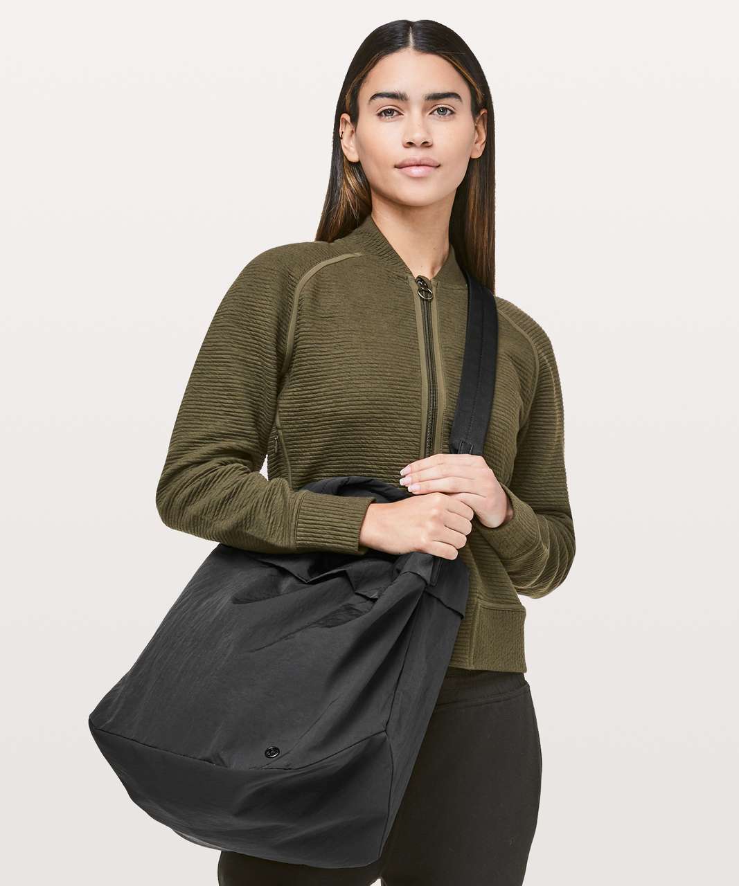 純日本製 Lululemon On My Level Bag 2.0 19L 黒/ゴールド - バッグ