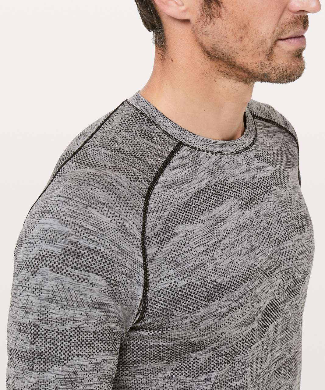 Lululemon Metal Vent Tech Long Sleeve - Black / Light Cast