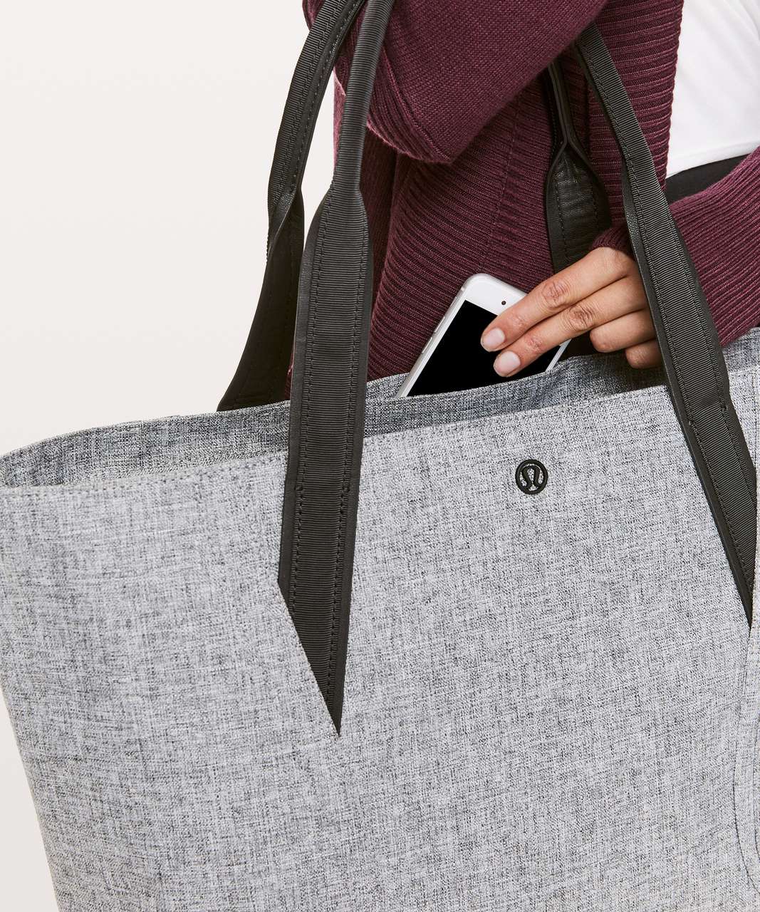 lululemon out of range tote review