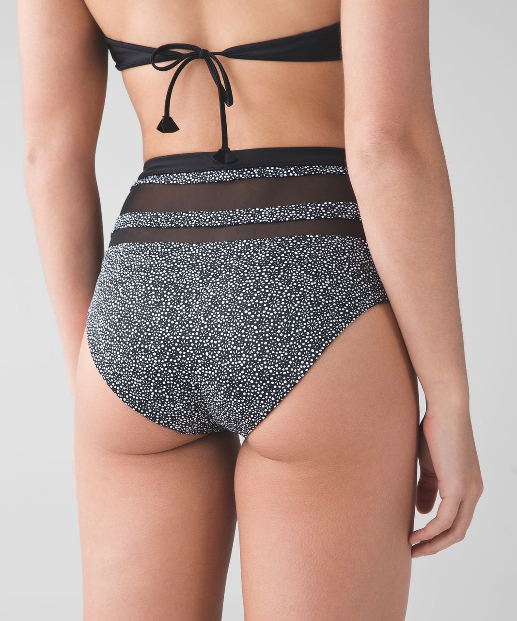 Lululemon Go With The Flow (High Waist) - Freckle Flower Black White / Black