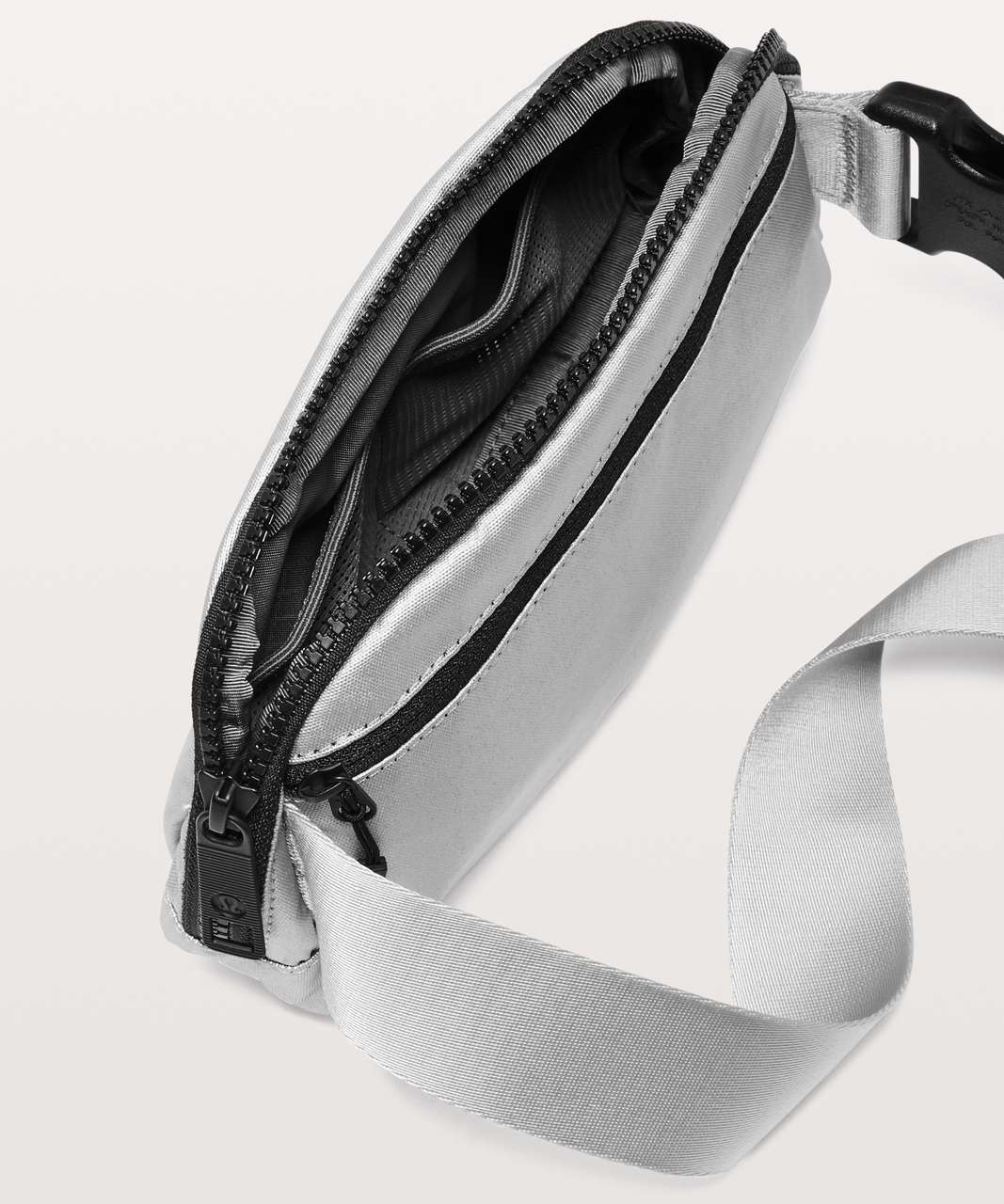 Lululemon Athletica, Lululemon Everywhere Belt Bag 1L (Silver Drop/White)