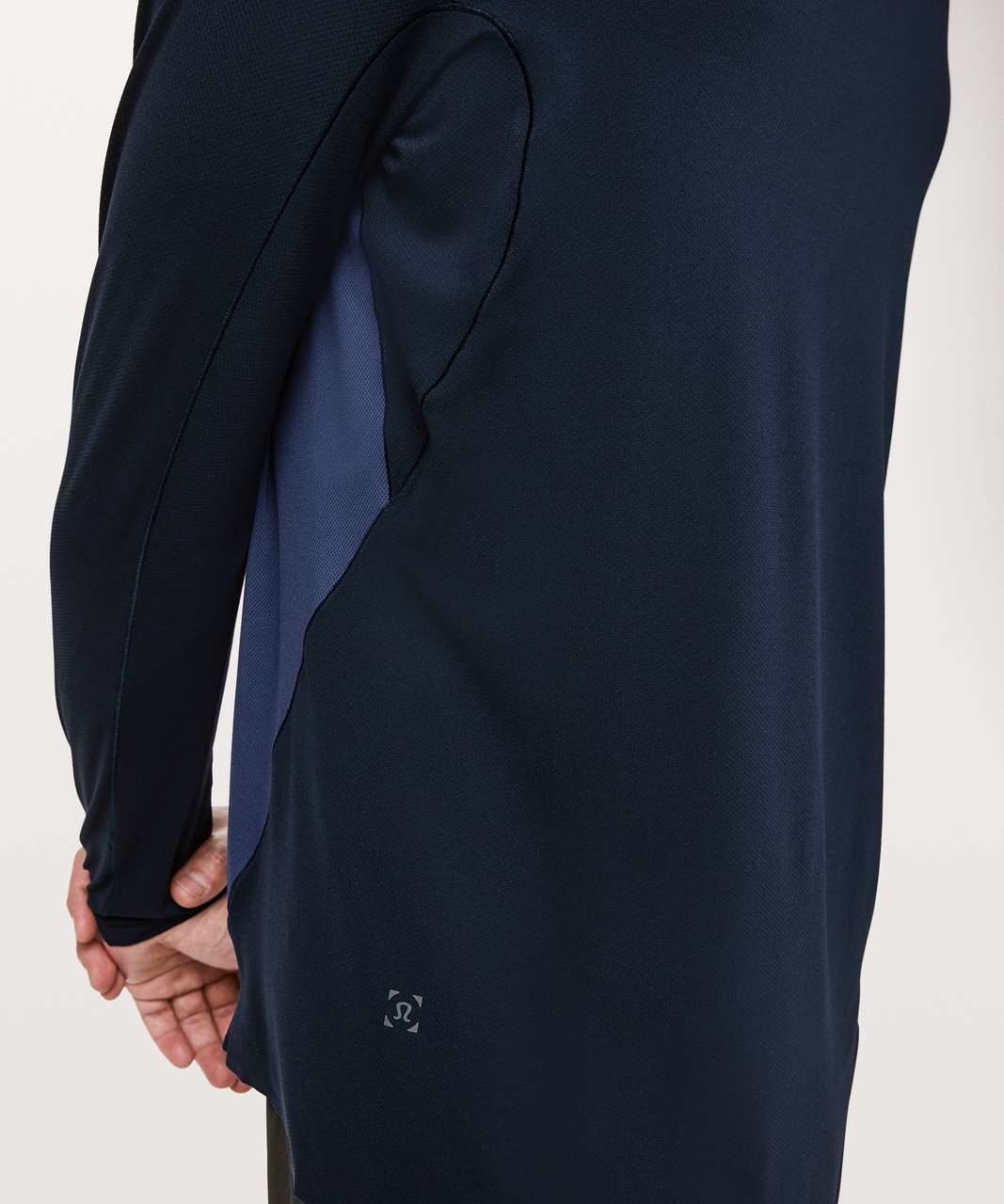 Lululemon Focal Point Long Sleeve - Gatsby Blue / True Navy