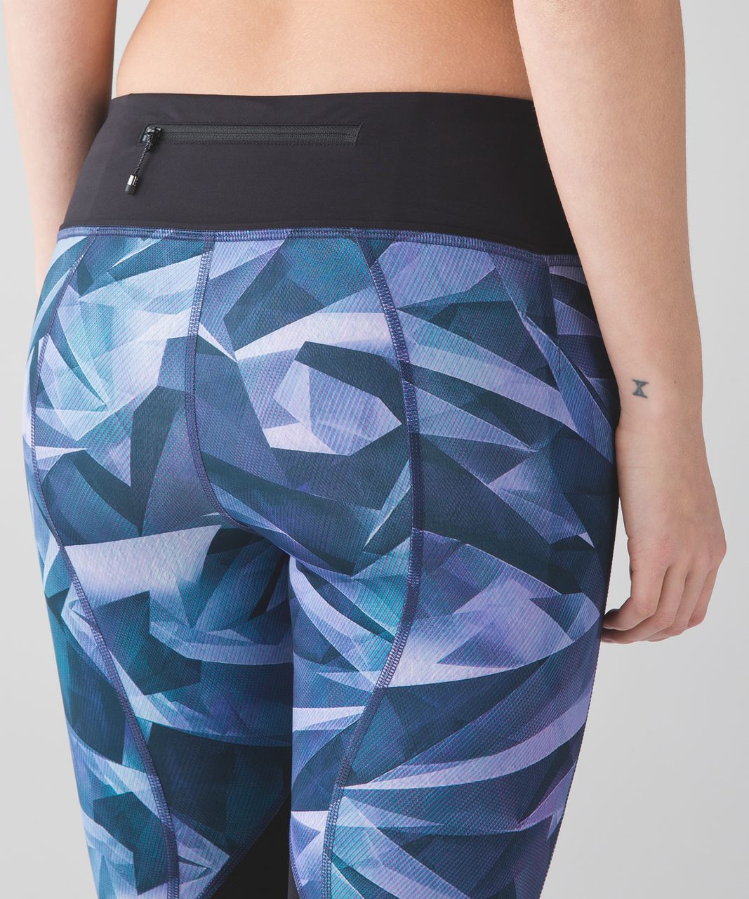 Lululemon Pace Rival Crop Black Pigment Wind Berry Rumble Multi