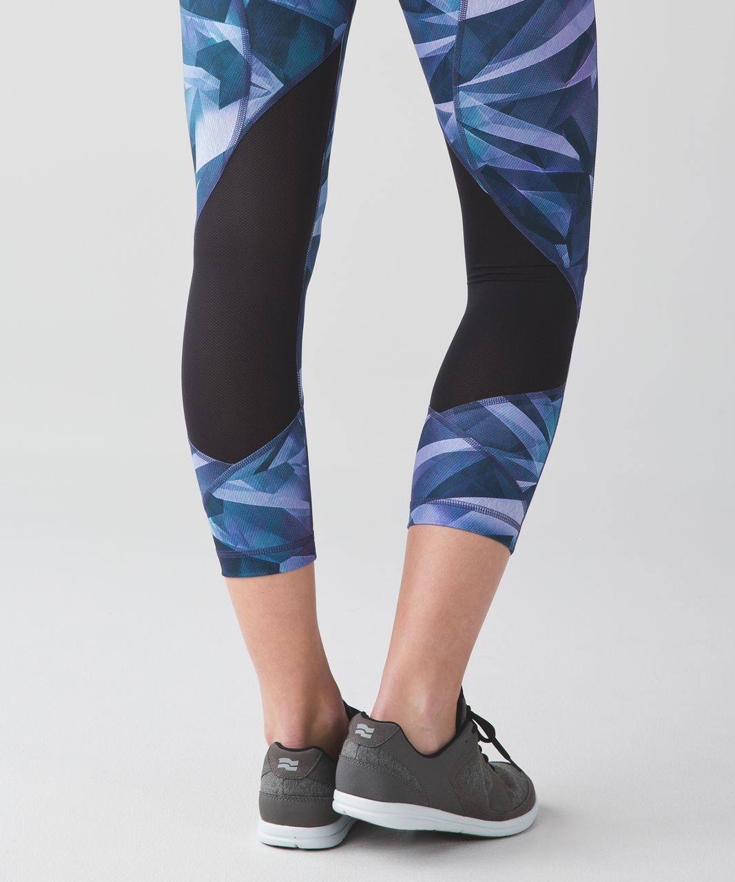 Lululemon Pace Rival Crop - Pretty Prism Multi / Black