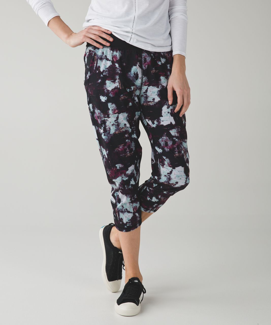 Lululemon Tranquil Crop - Kara Blossom Multi / Black