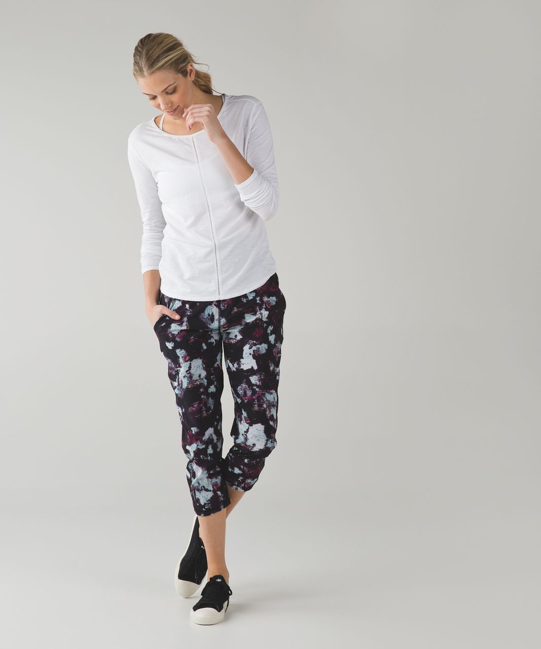 Lululemon Tranquil Crop - Kara Blossom Multi / Black