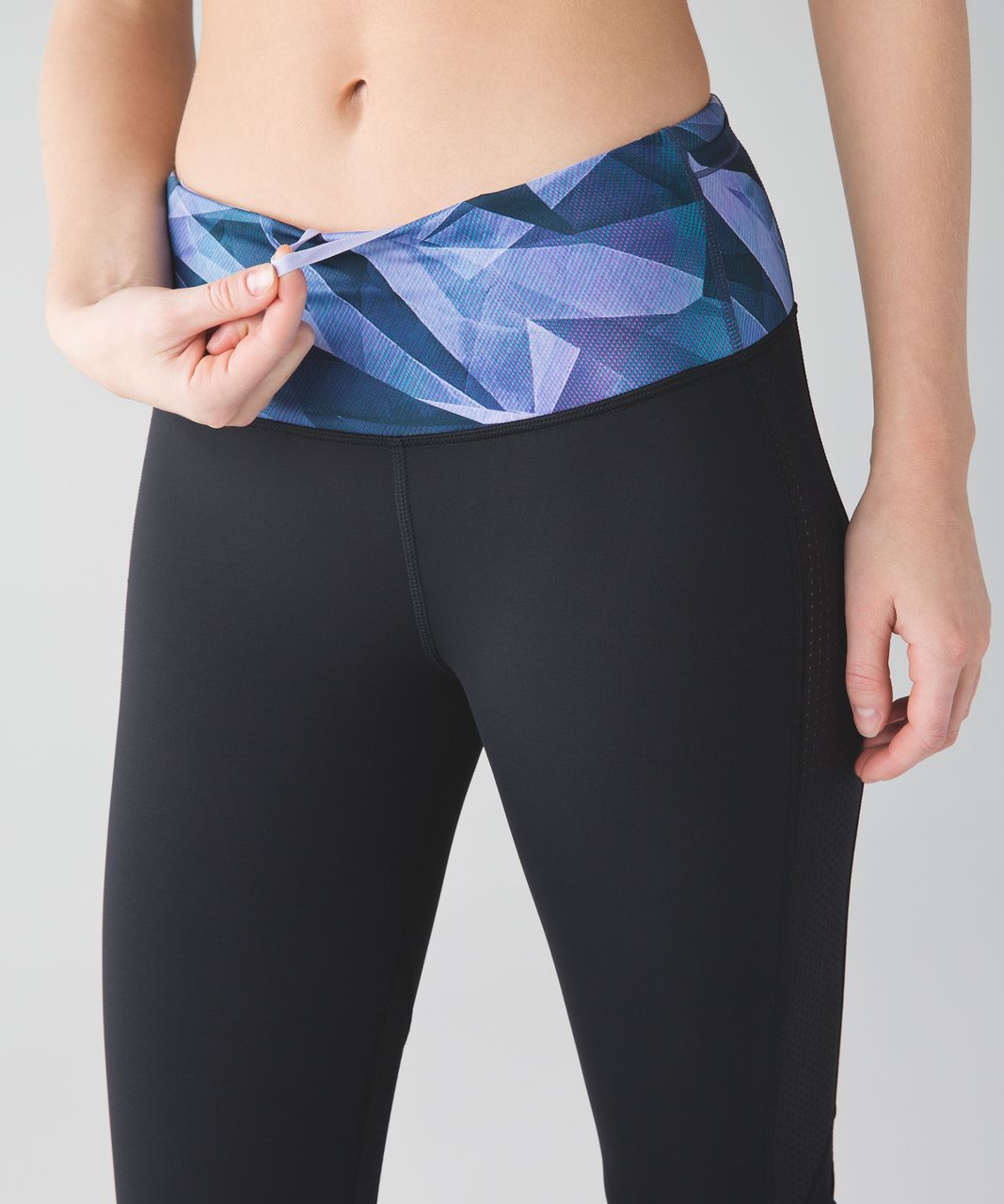 Lululemon Var-City Crop - Black / Pretty Prism Multi