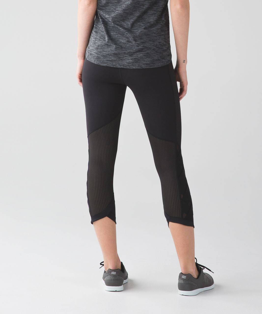 Lululemon Var-city Sexy Black Cross Side Sheer Mesh Running Sports Legging  Pant, Women's Fashion, Activewear on Carousell