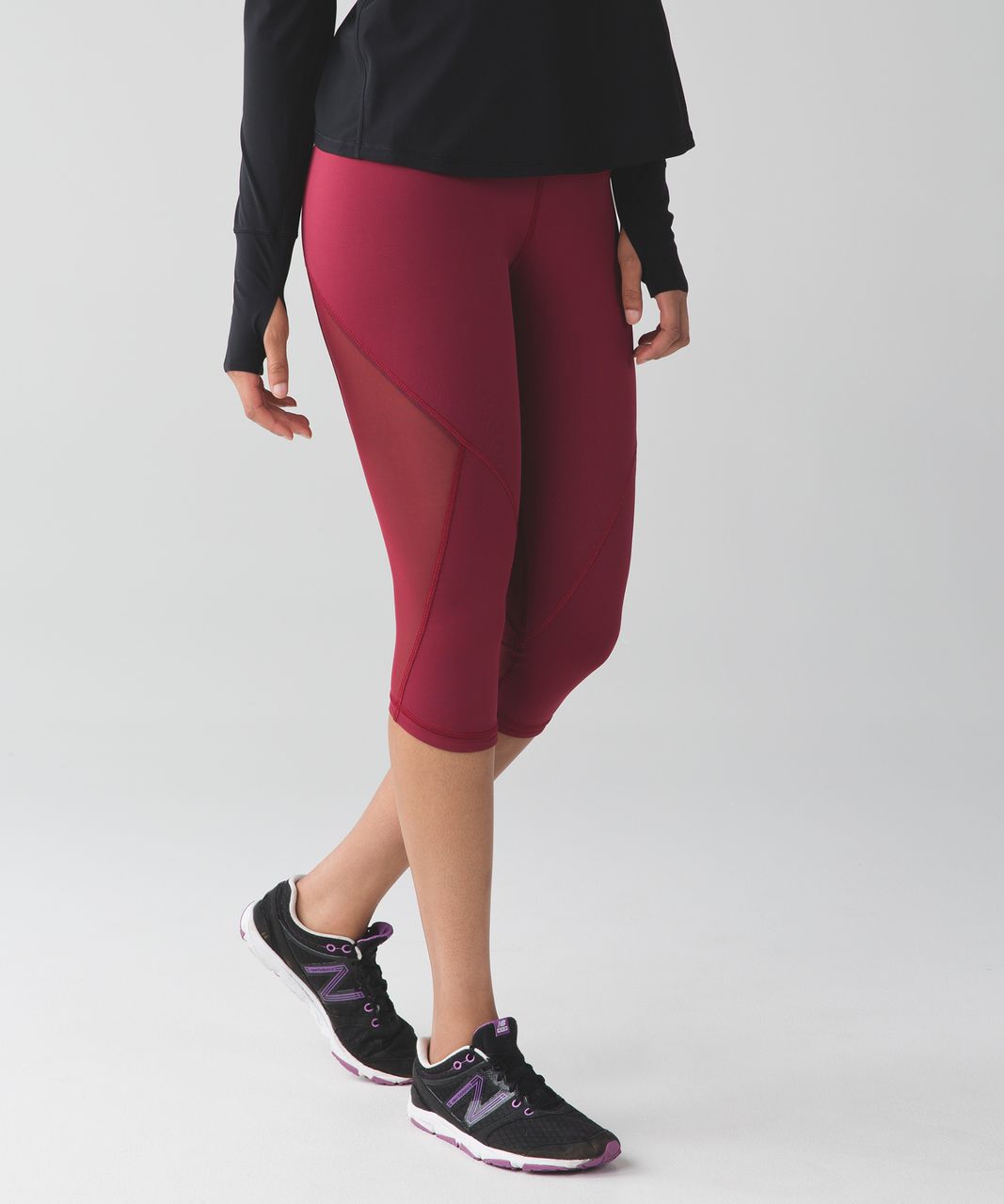 Lululemon Run With The Sun Crop (Reflective) - Black / Reflective Polka Dot  Silver - lulu fanatics