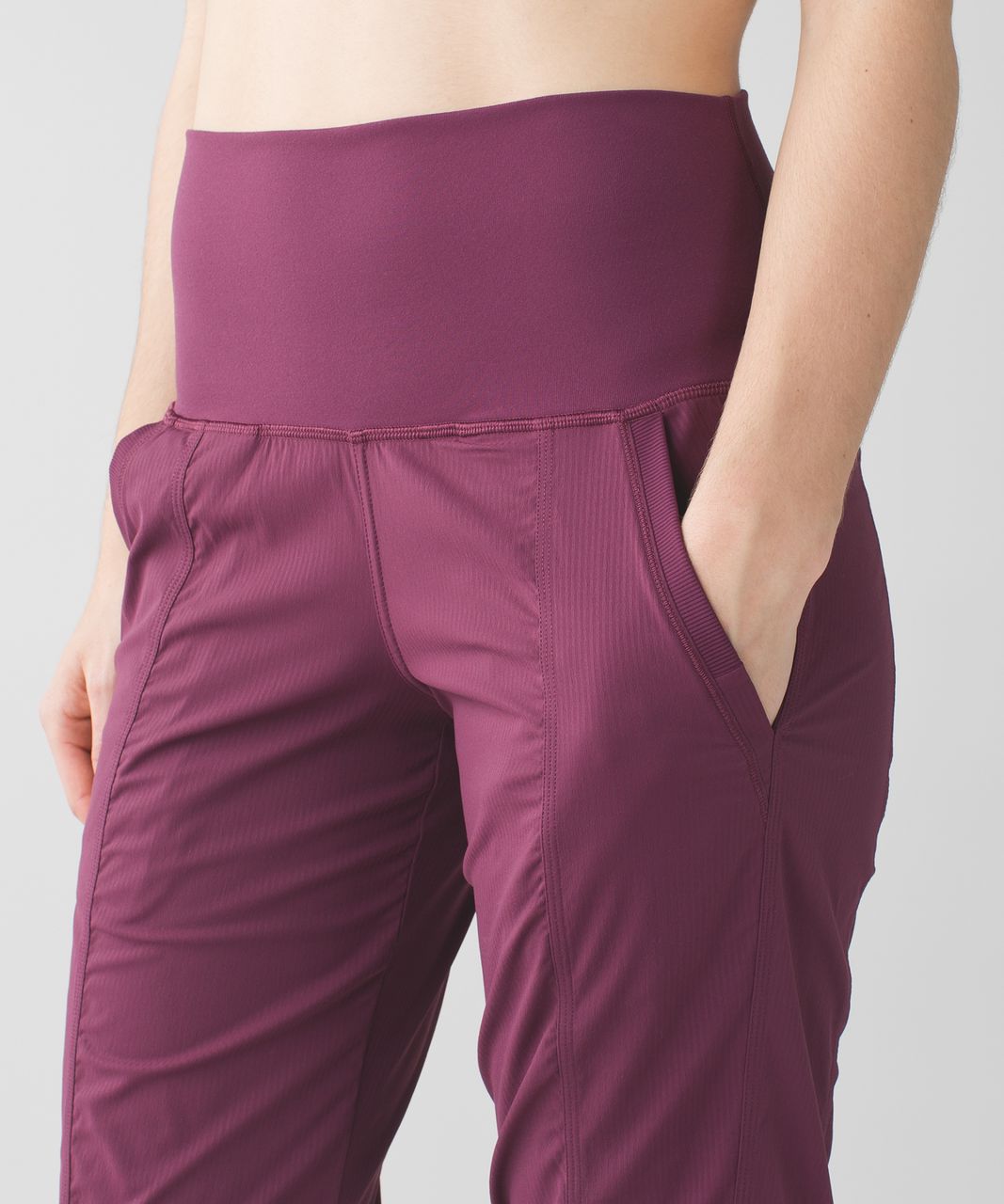 Lululemon In Flux Crop - Red Grape