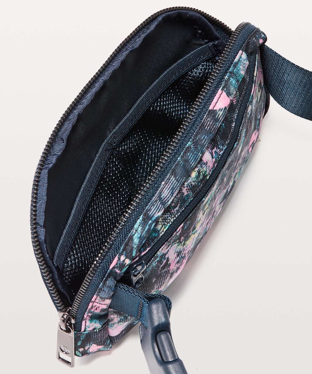 Lululemon Everywhere Mini Belt Bag In Black,Light Green, Colour-Water  Resistant