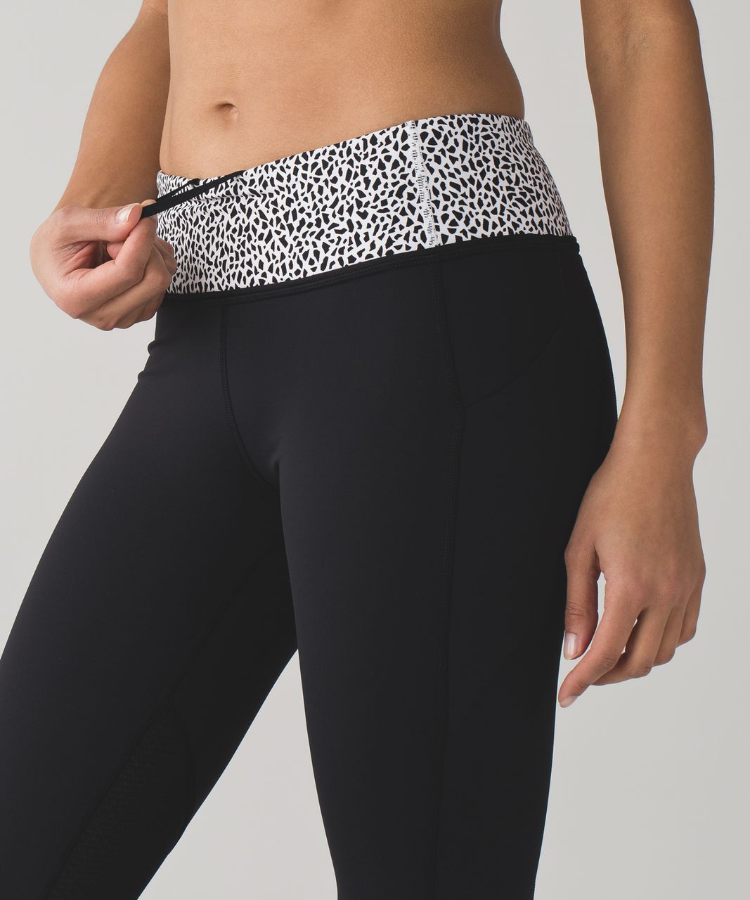 Lululemon Pace Rival Crop - Black / Miss Mosaic Black